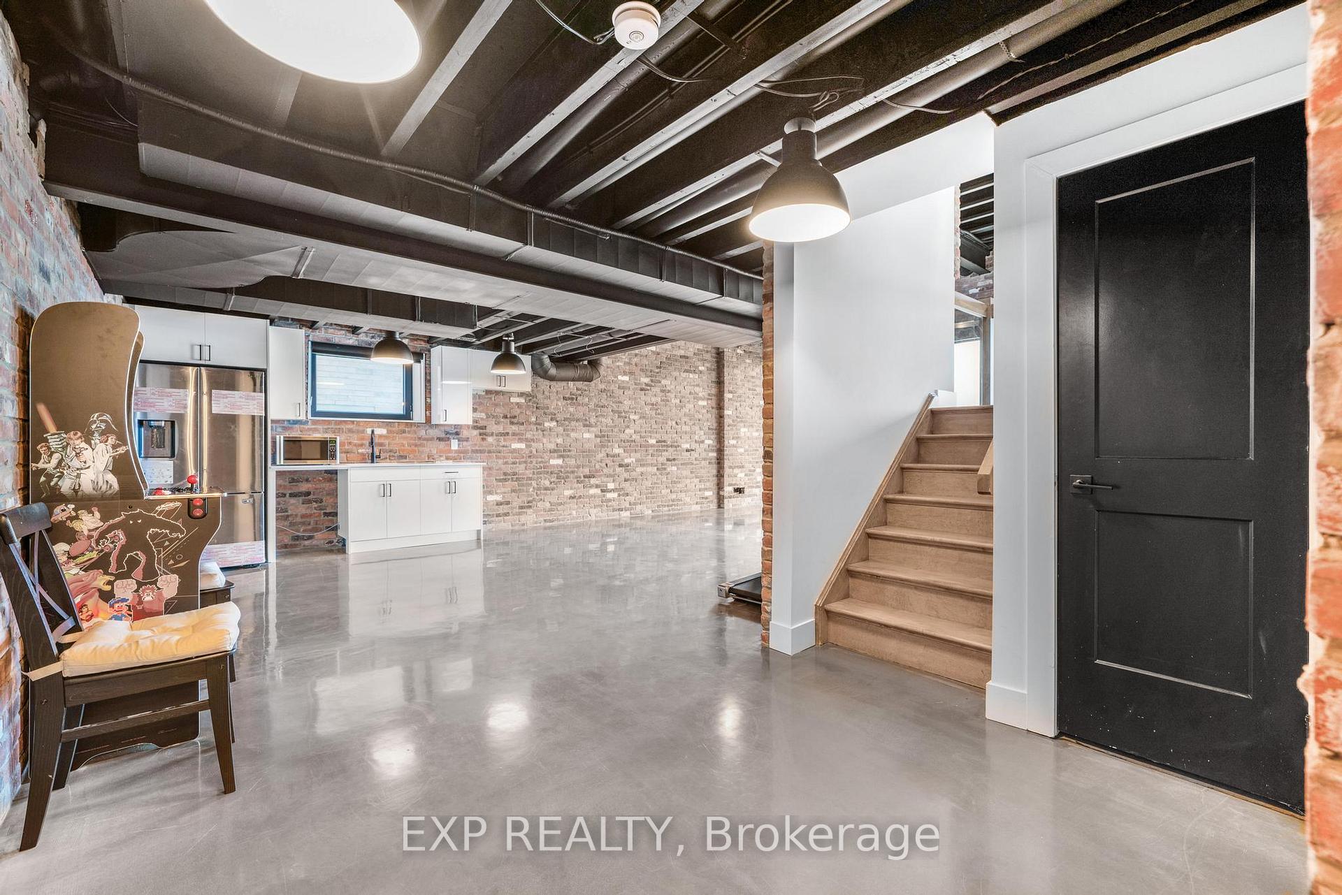 Photo 39 of 50 Grandville Circle, Brant, Paris — HOMEH