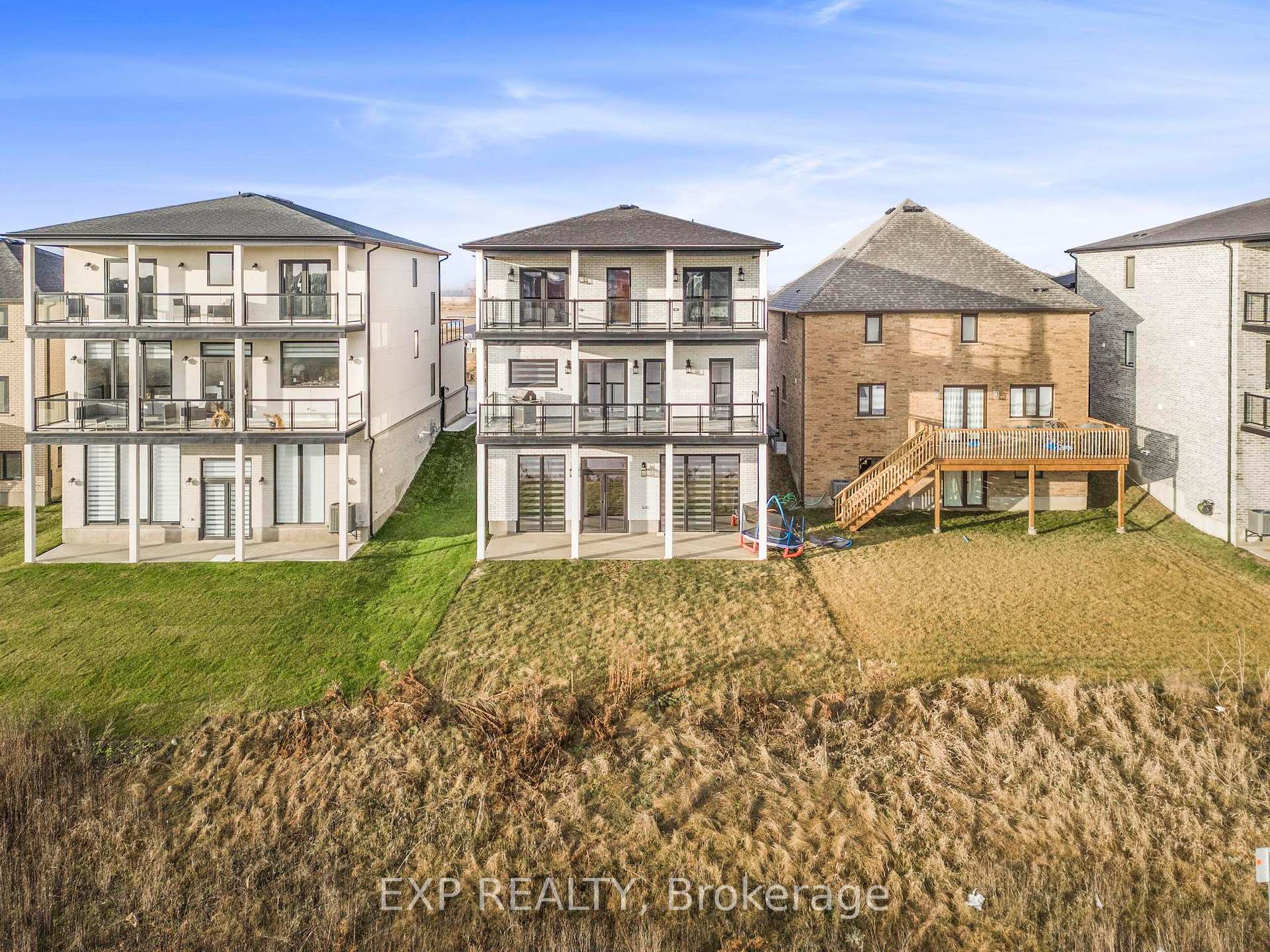 Photo 44 of 50 Grandville Circle, Brant, Paris — HOMEH