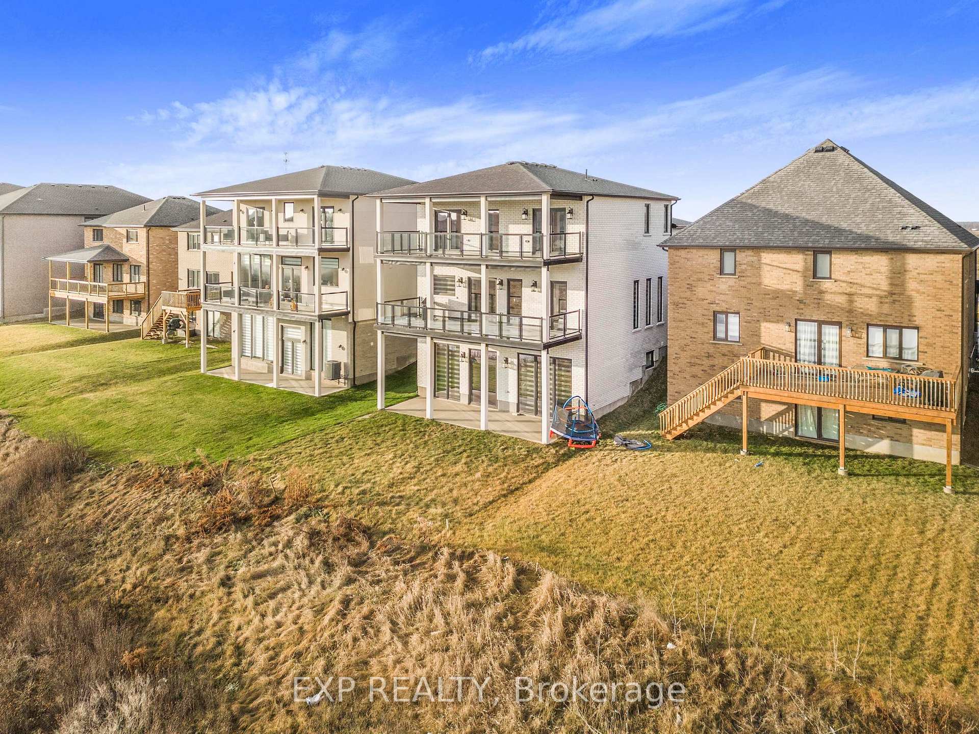 Photo 45 of 50 Grandville Circle, Brant, Paris — HOMEH