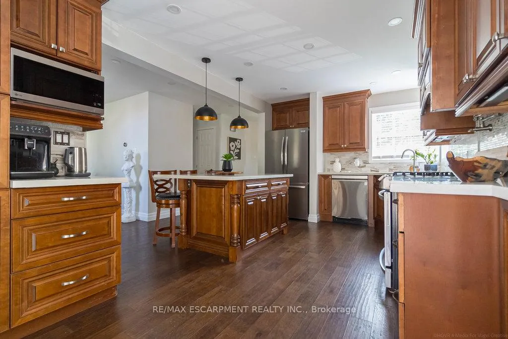Photo 5 of 47 Ryans Way, Hamilton, Waterdown — HOMEH