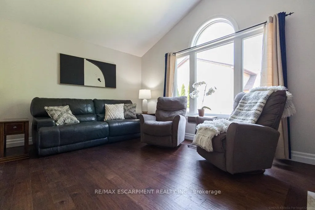Photo 16 of 47 Ryans Way, Hamilton, Waterdown — HOMEH