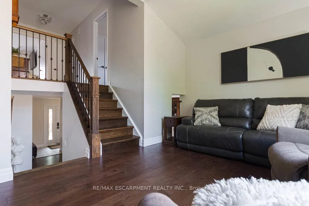 Photo 17 of 47 Ryans Way, Hamilton, Waterdown — HOMEH