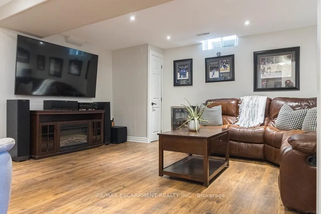 Photo 33 of 47 Ryans Way, Hamilton, Waterdown — HOMEH