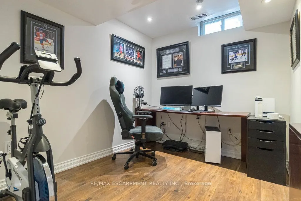 Photo 34 of 47 Ryans Way, Hamilton, Waterdown — HOMEH