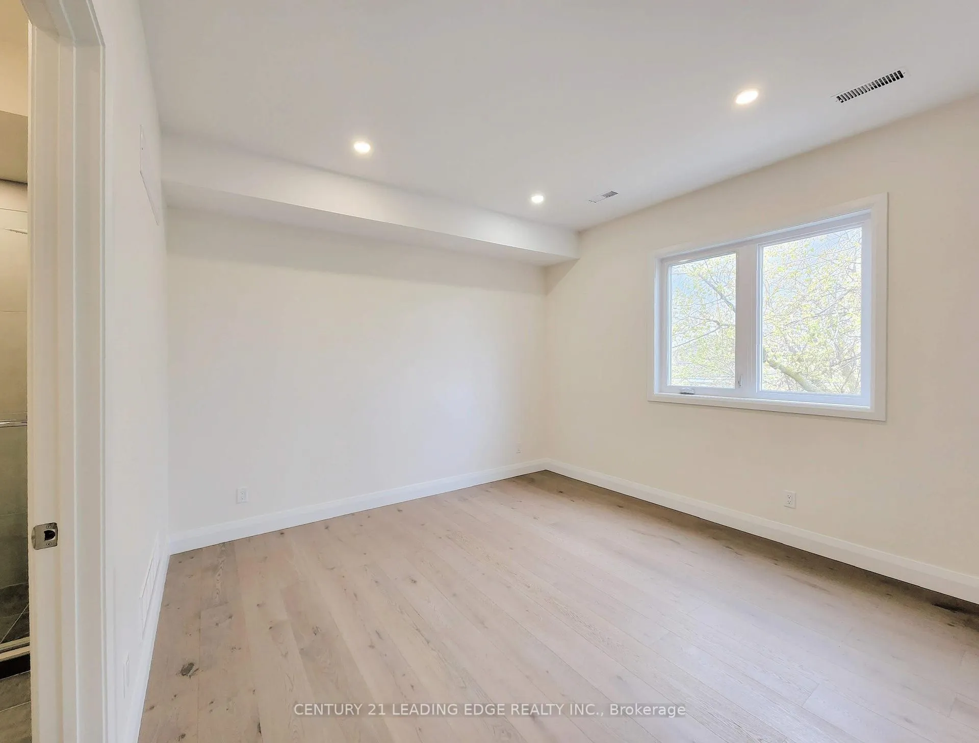 Photo 6 of Unit 2nd Fl, 346 Lauder Avenue, Toronto, Oakwood Village — HOMEH