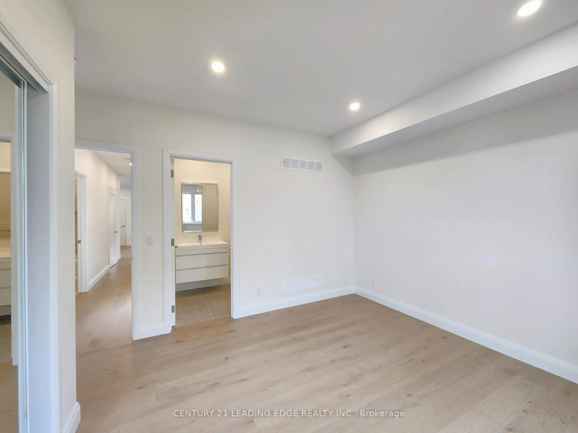 Photo 8 of Unit 2nd Fl, 346 Lauder Avenue, Toronto, Oakwood Village — HOMEH