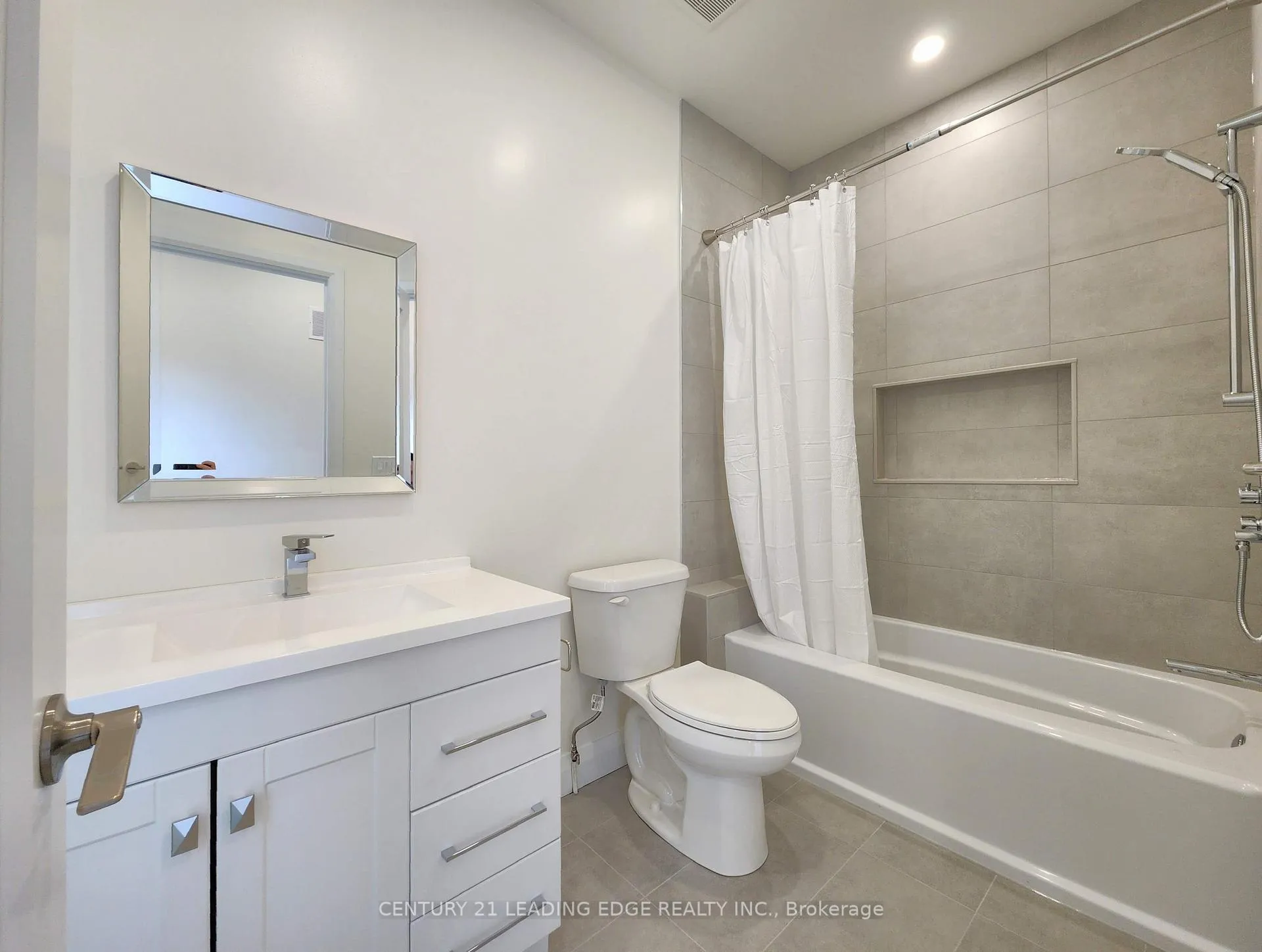 Photo 14 of Unit 2nd Fl, 346 Lauder Avenue, Toronto, Oakwood Village — HOMEH