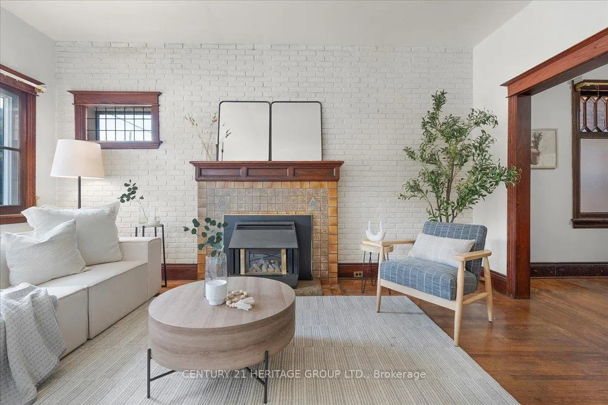 Photo 5 of 379 Cumberland Avenue, Hamilton, St. Clair — HOMEH