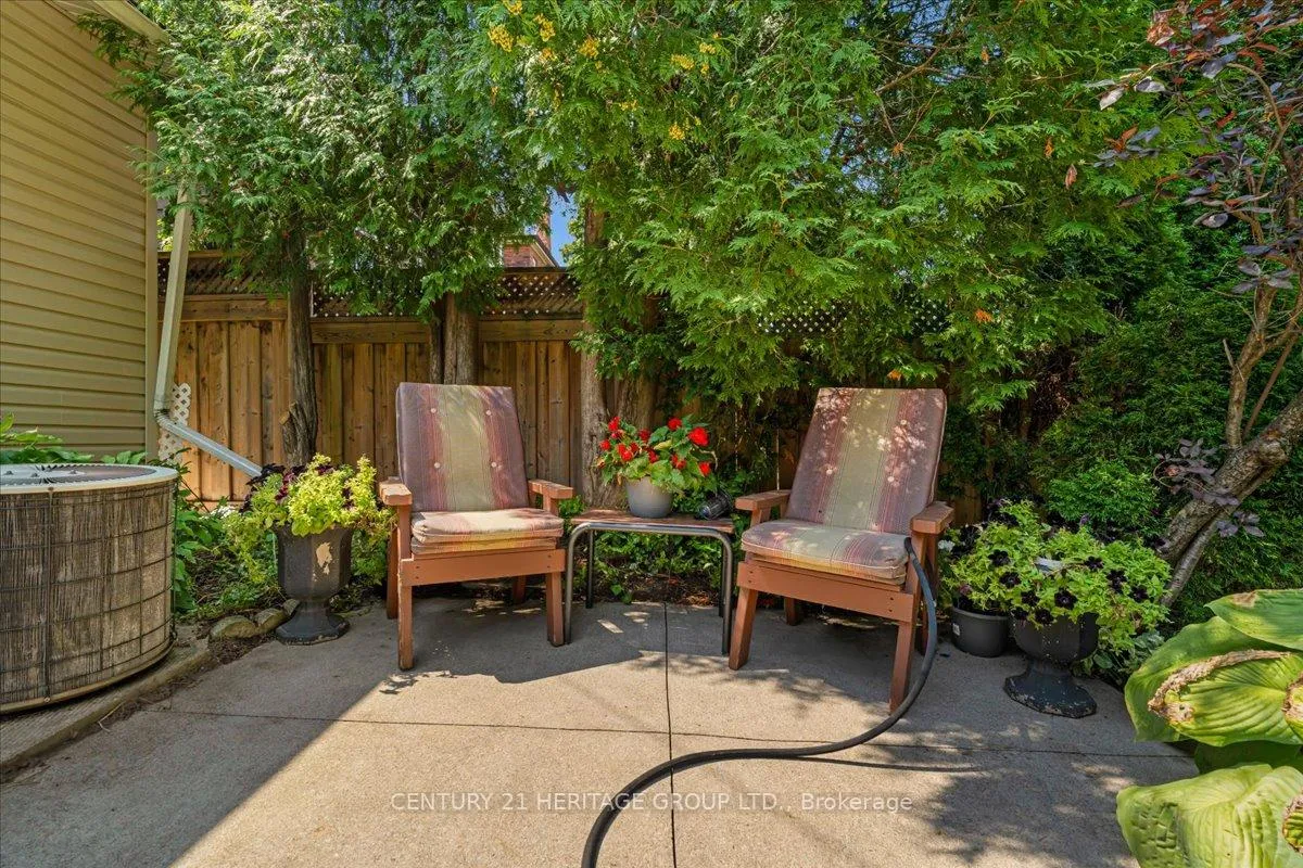 Photo 37 of 379 Cumberland Avenue, Hamilton, St. Clair — HOMEH