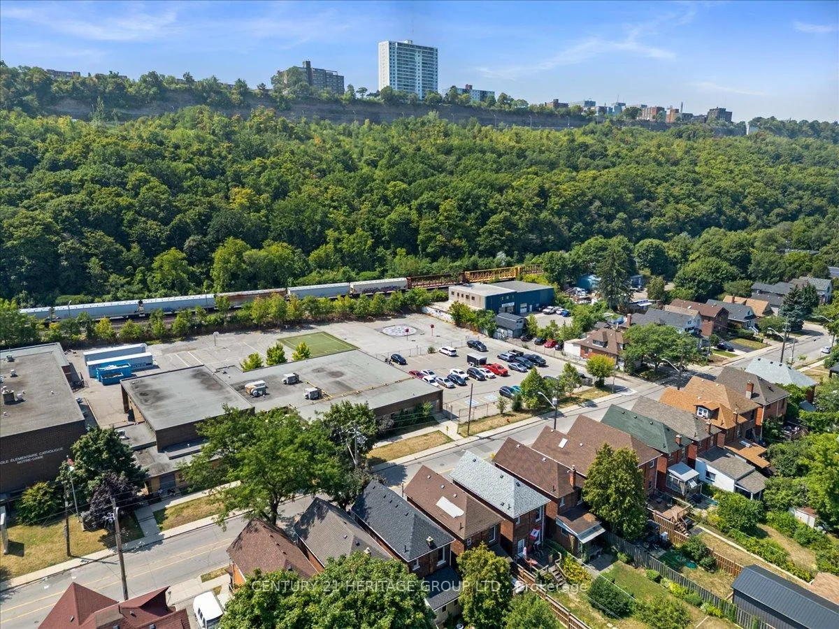Photo 45 of 379 Cumberland Avenue, Hamilton, St. Clair — HOMEH