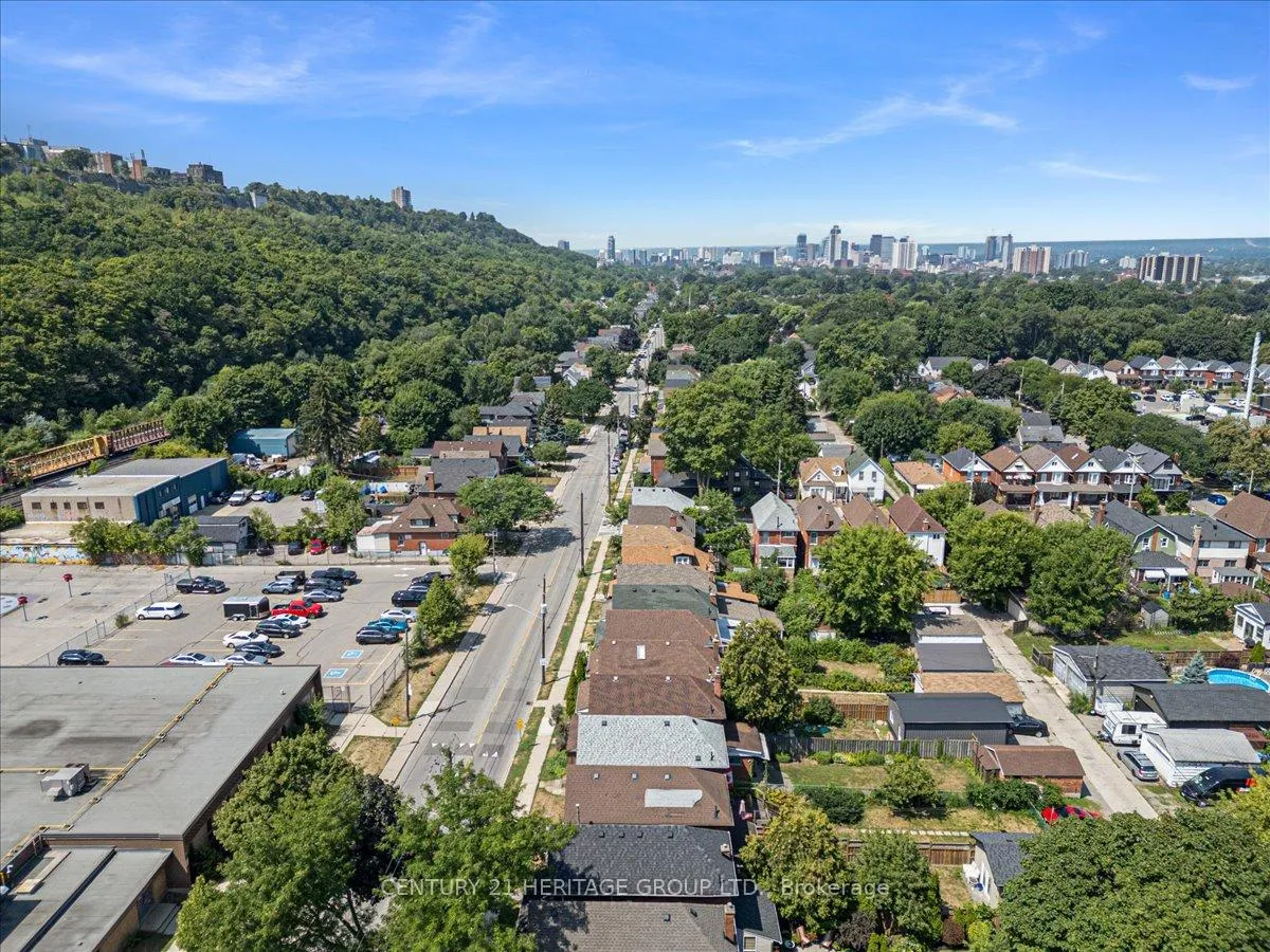 Photo 46 of 379 Cumberland Avenue, Hamilton, St. Clair — HOMEH