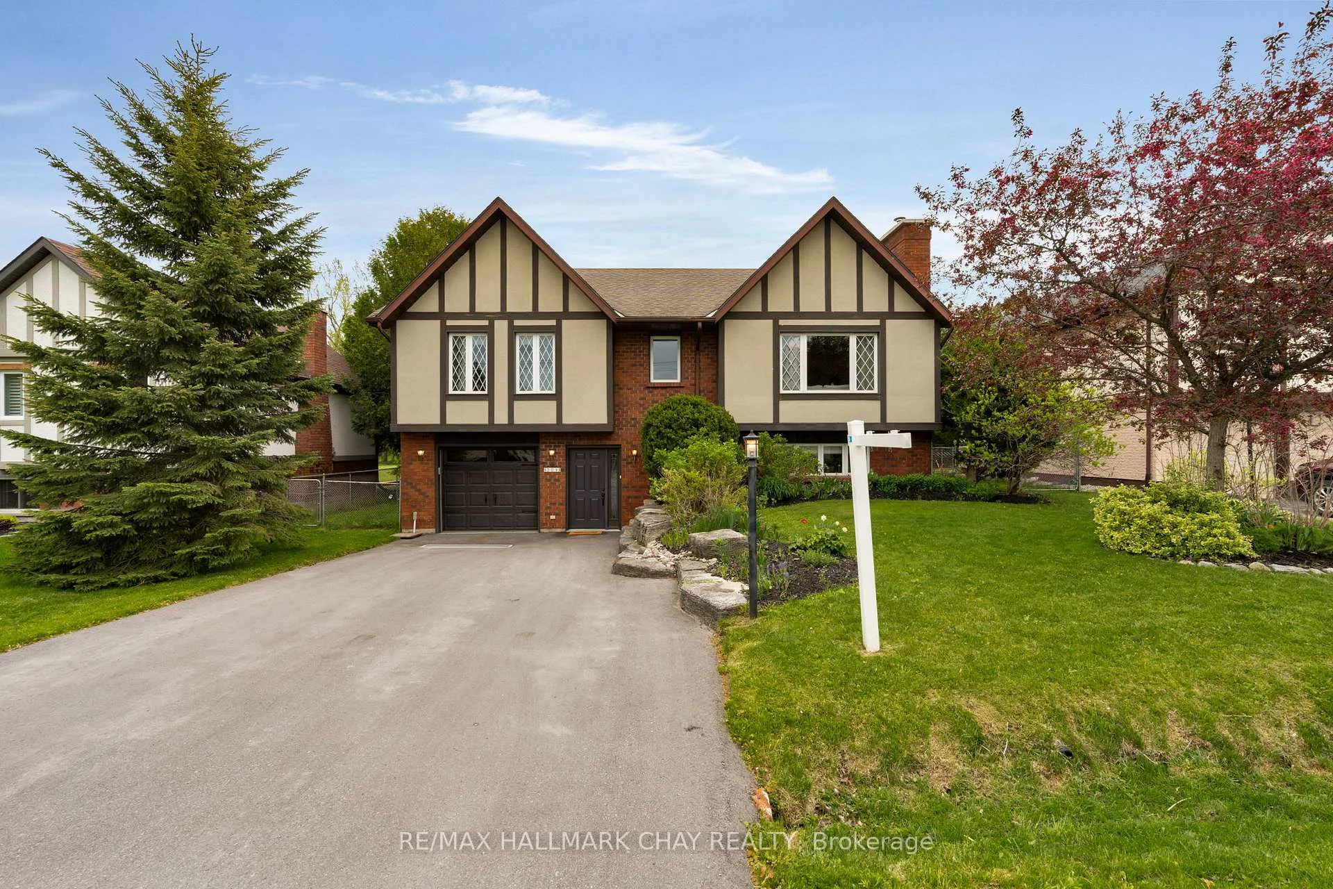 Photo 3 of 209 Dominion Drive, Clearview, Stayner — HOMEH