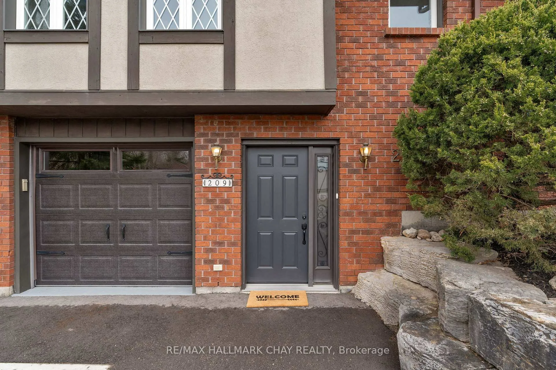 Photo 4 of 209 Dominion Drive, Clearview, Stayner — HOMEH