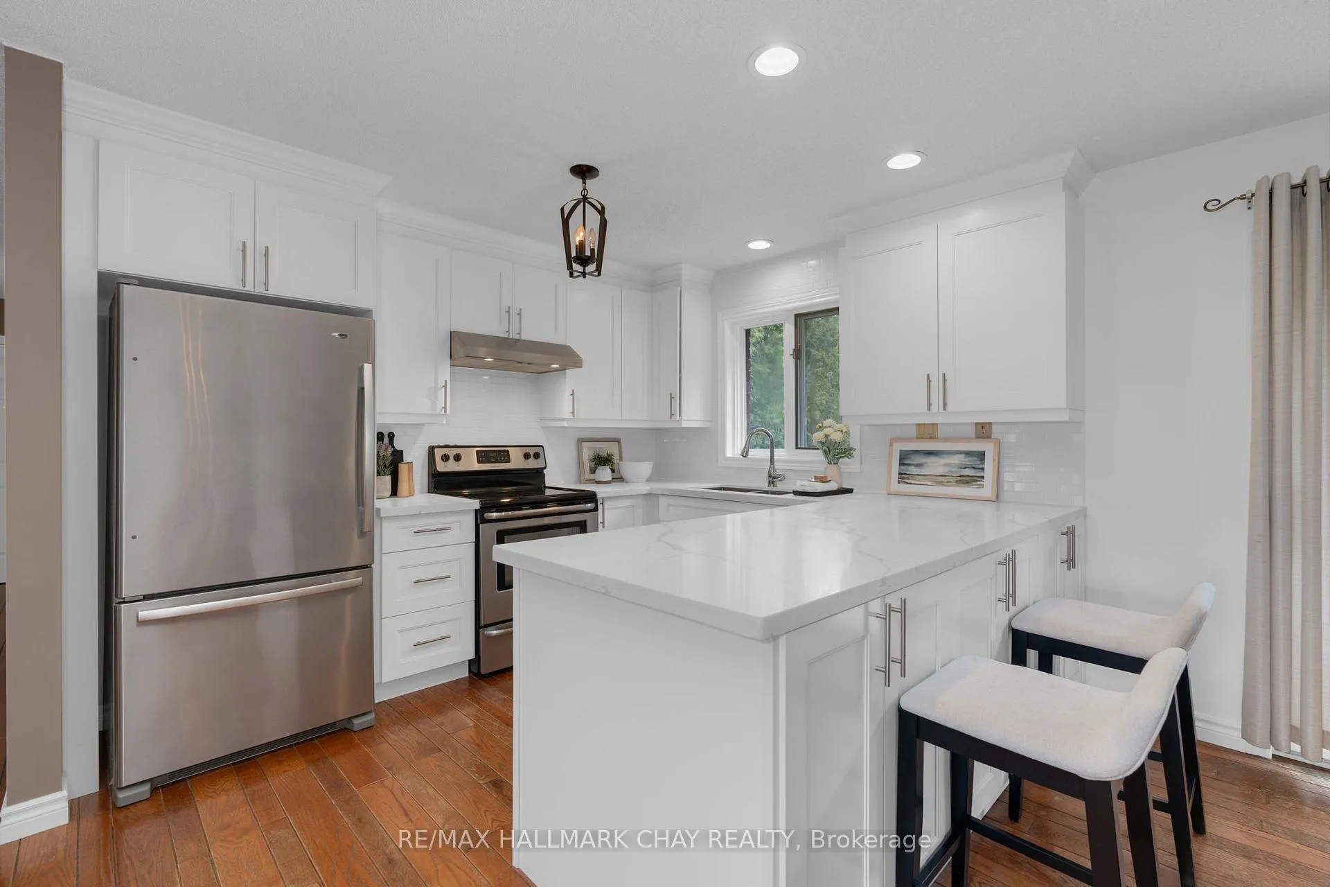 Photo 16 of 209 Dominion Drive, Clearview, Stayner — HOMEH