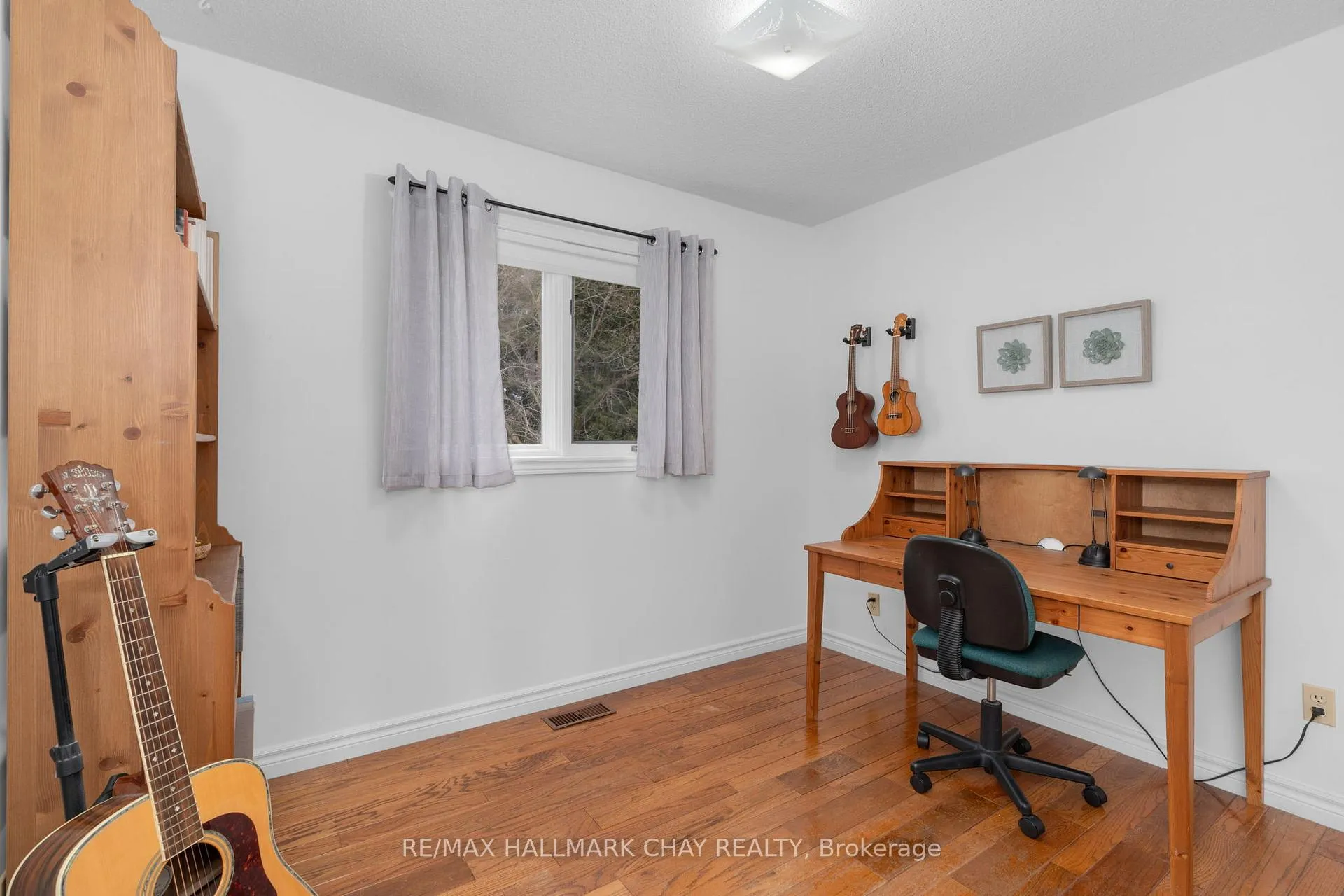 Photo 23 of 209 Dominion Drive, Clearview, Stayner — HOMEH