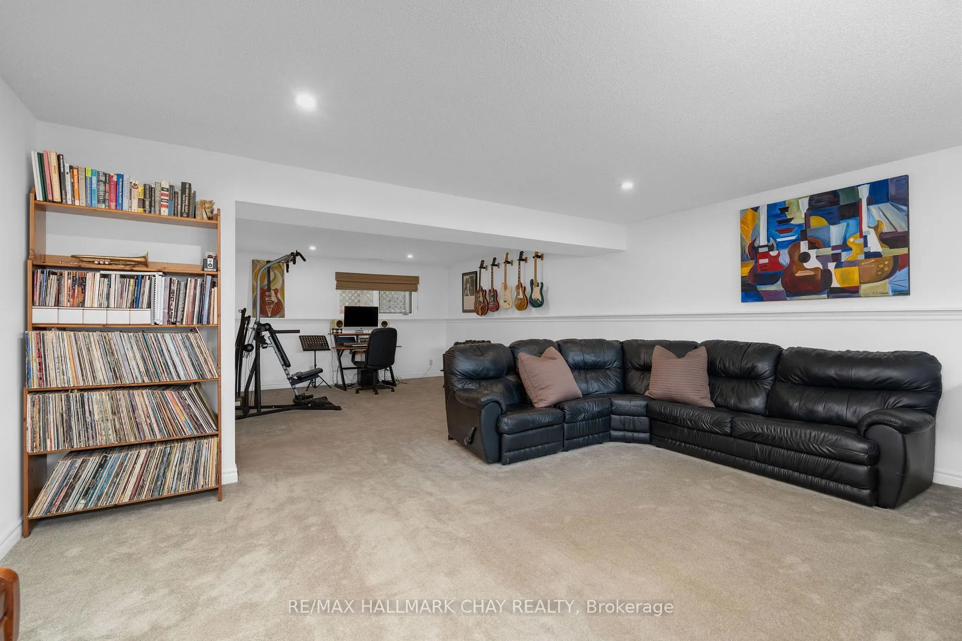 Photo 31 of 209 Dominion Drive, Clearview, Stayner — HOMEH