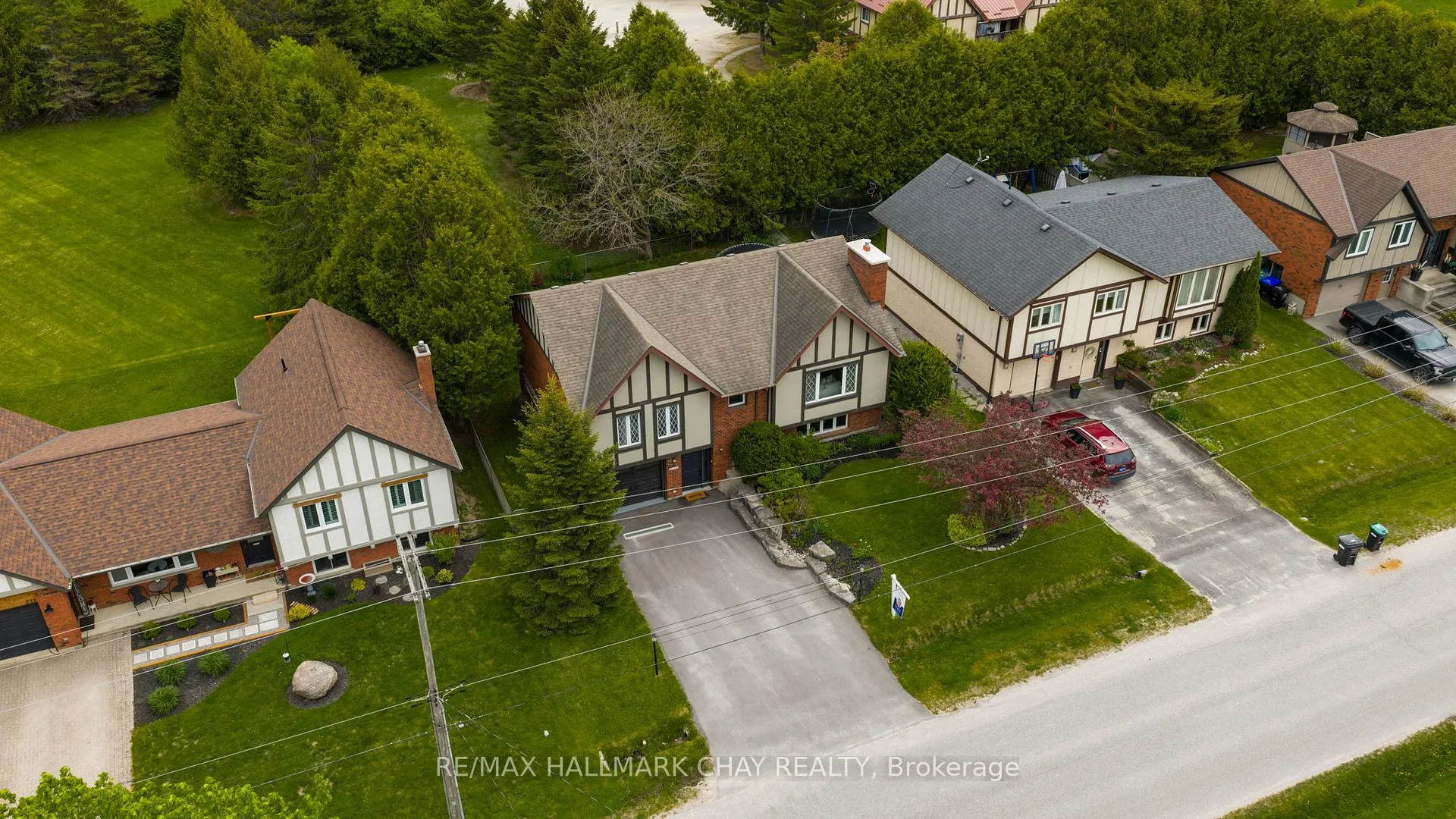 Photo 36 of 209 Dominion Drive, Clearview, Stayner — HOMEH
