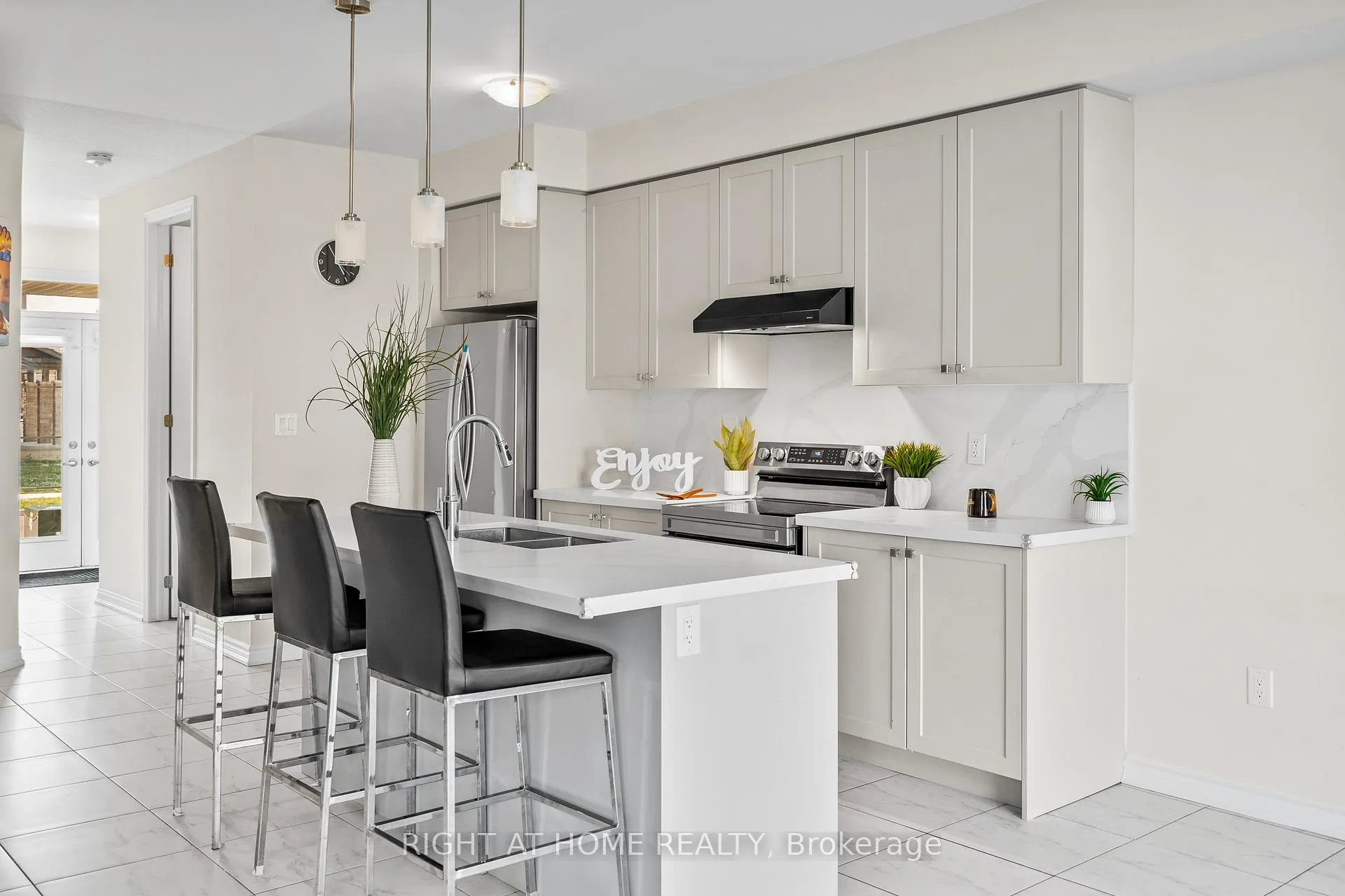 Photo 7 of 10 Buttercream Avenue, Thorold, Rolling Meadows — HOMEH