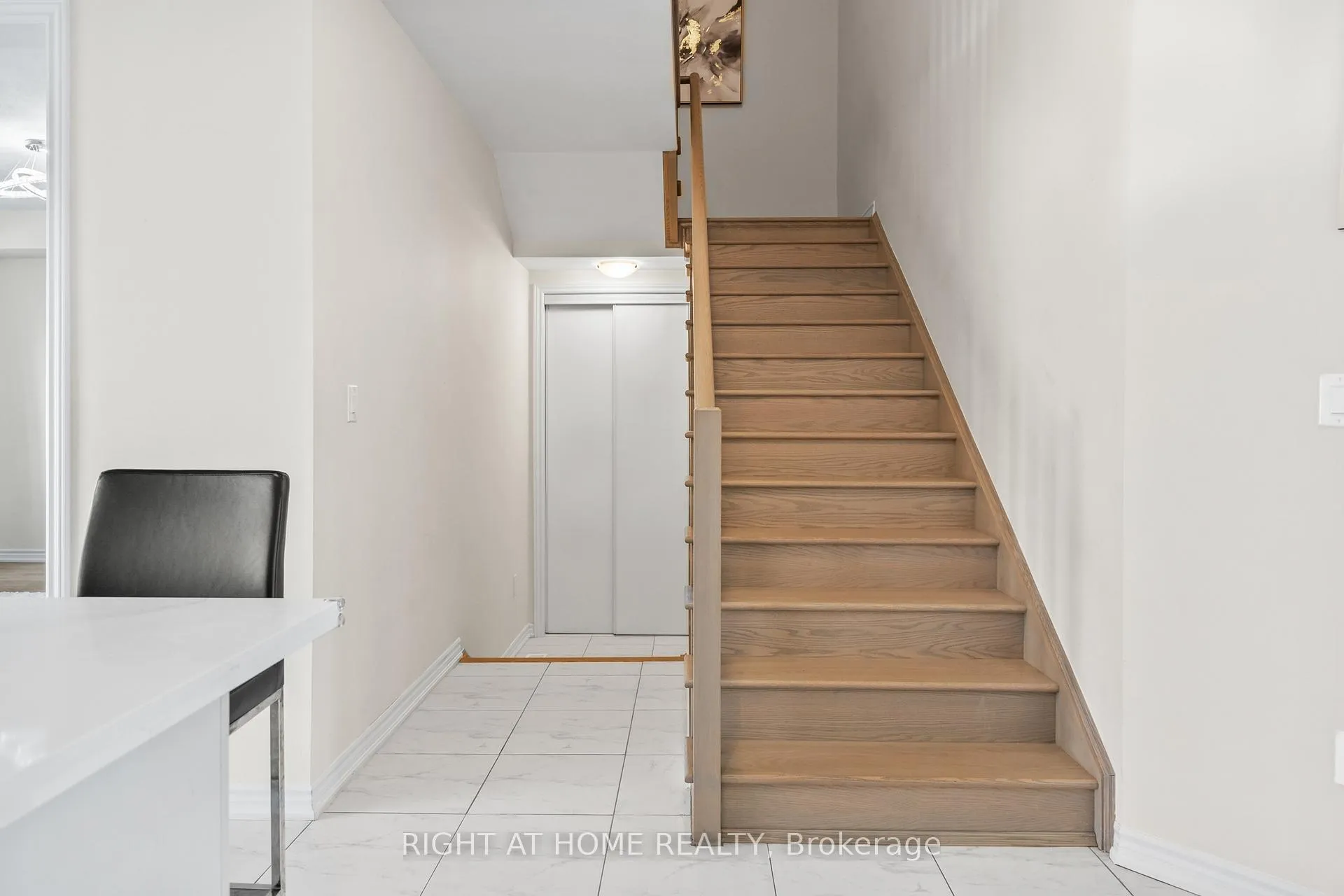 Photo 13 of 10 Buttercream Avenue, Thorold, Rolling Meadows — HOMEH