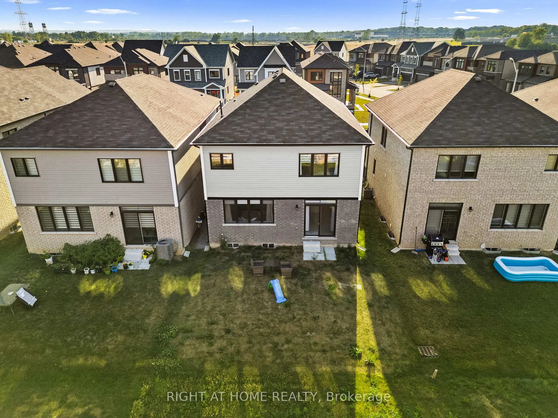 Photo 35 of 10 Buttercream Avenue, Thorold, Rolling Meadows — HOMEH
