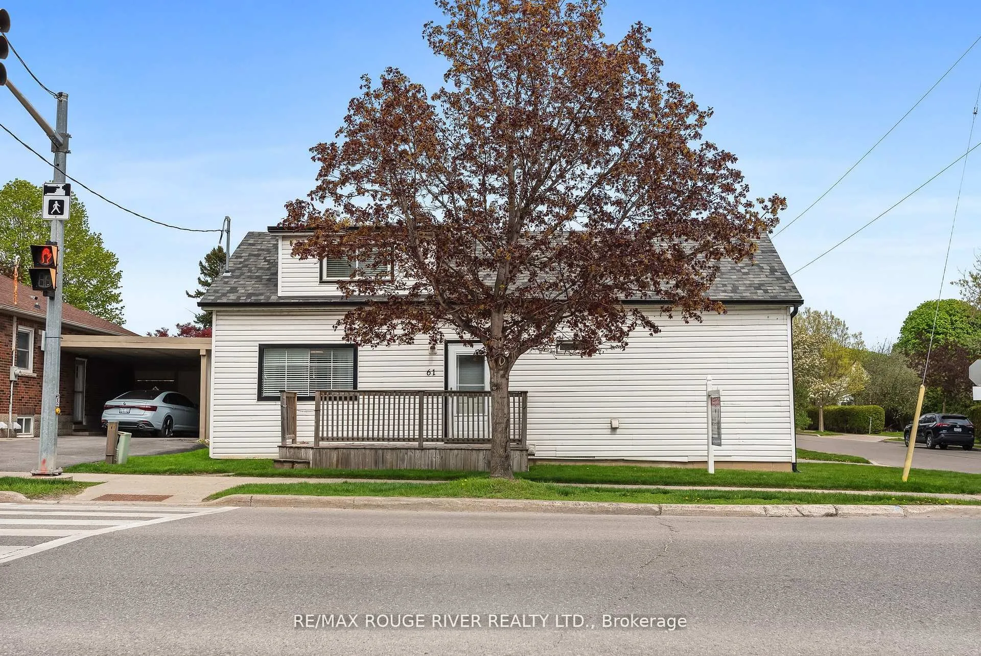Photo 4 of 61 Liberty Street S, Clarington, Bowmanville — HOMEH