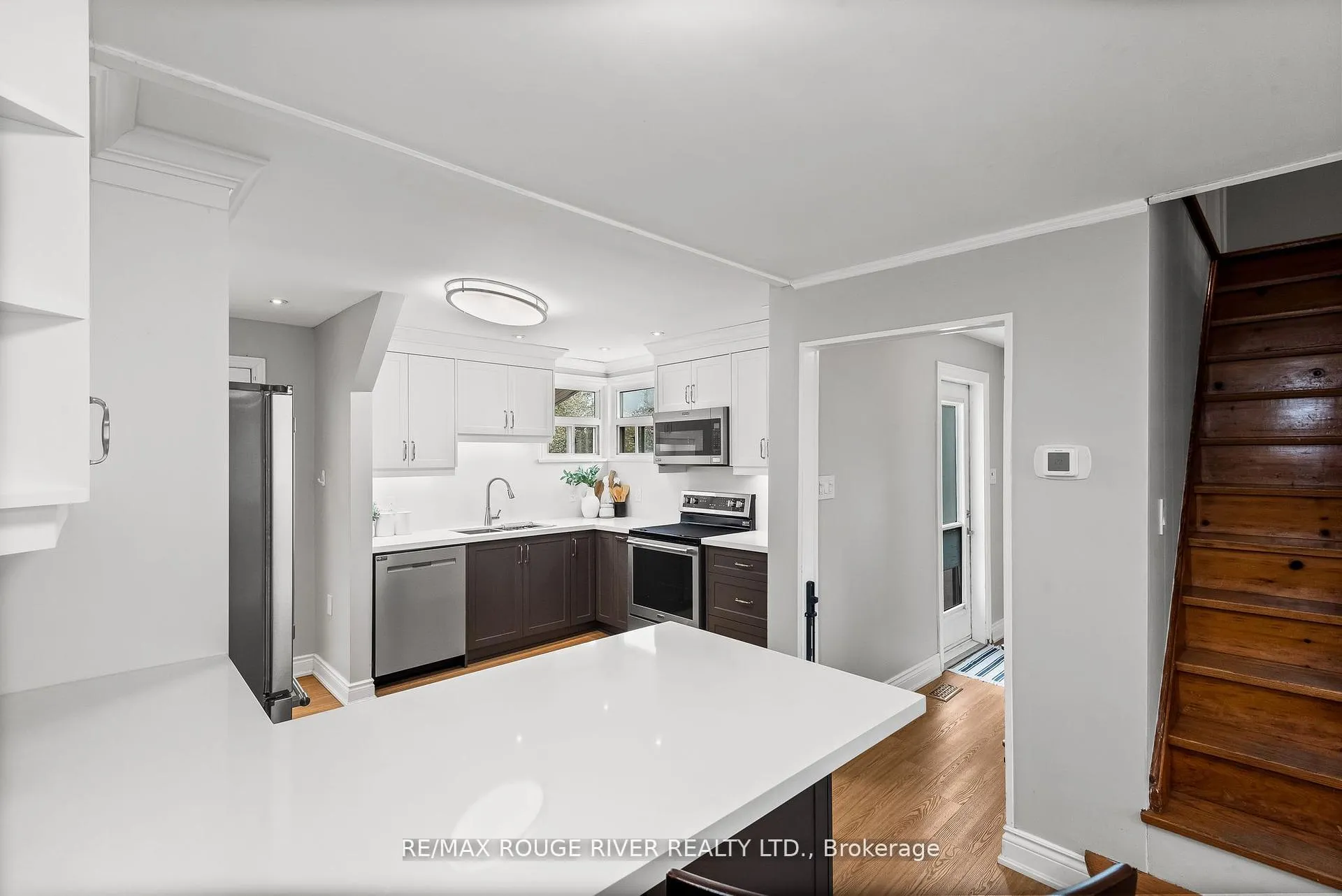 Photo 11 of 61 Liberty Street S, Clarington, Bowmanville — HOMEH