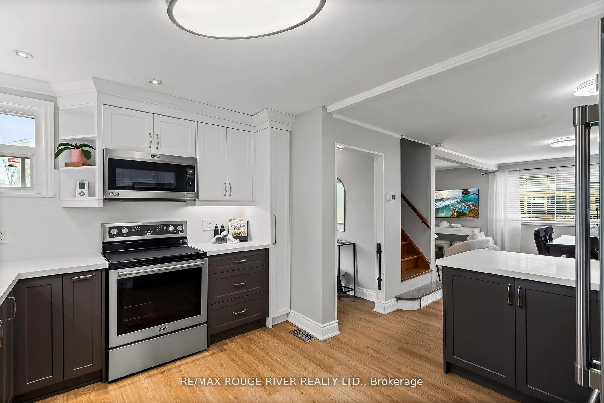 Photo 13 of 61 Liberty Street S, Clarington, Bowmanville — HOMEH