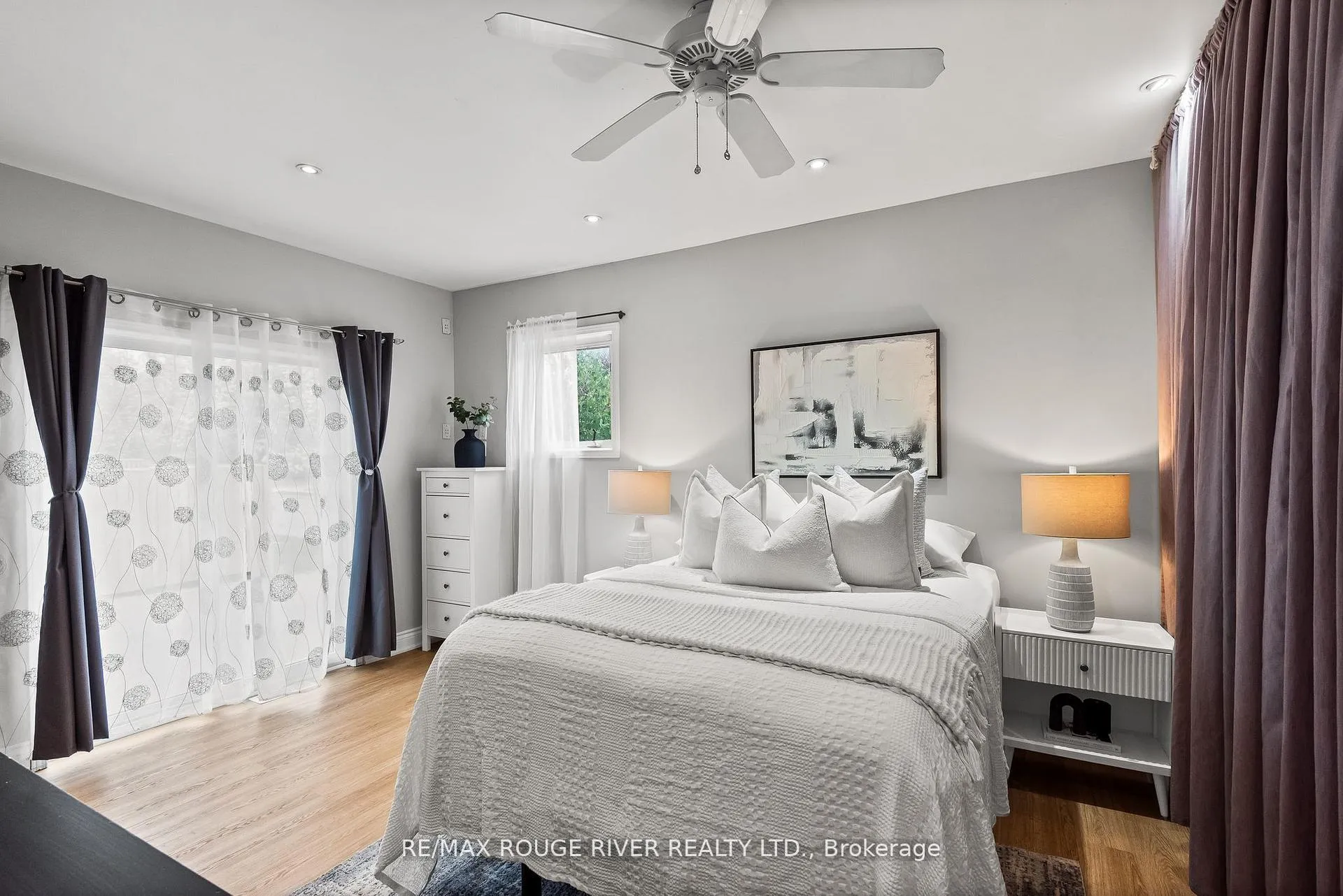 Photo 19 of 61 Liberty Street S, Clarington, Bowmanville — HOMEH