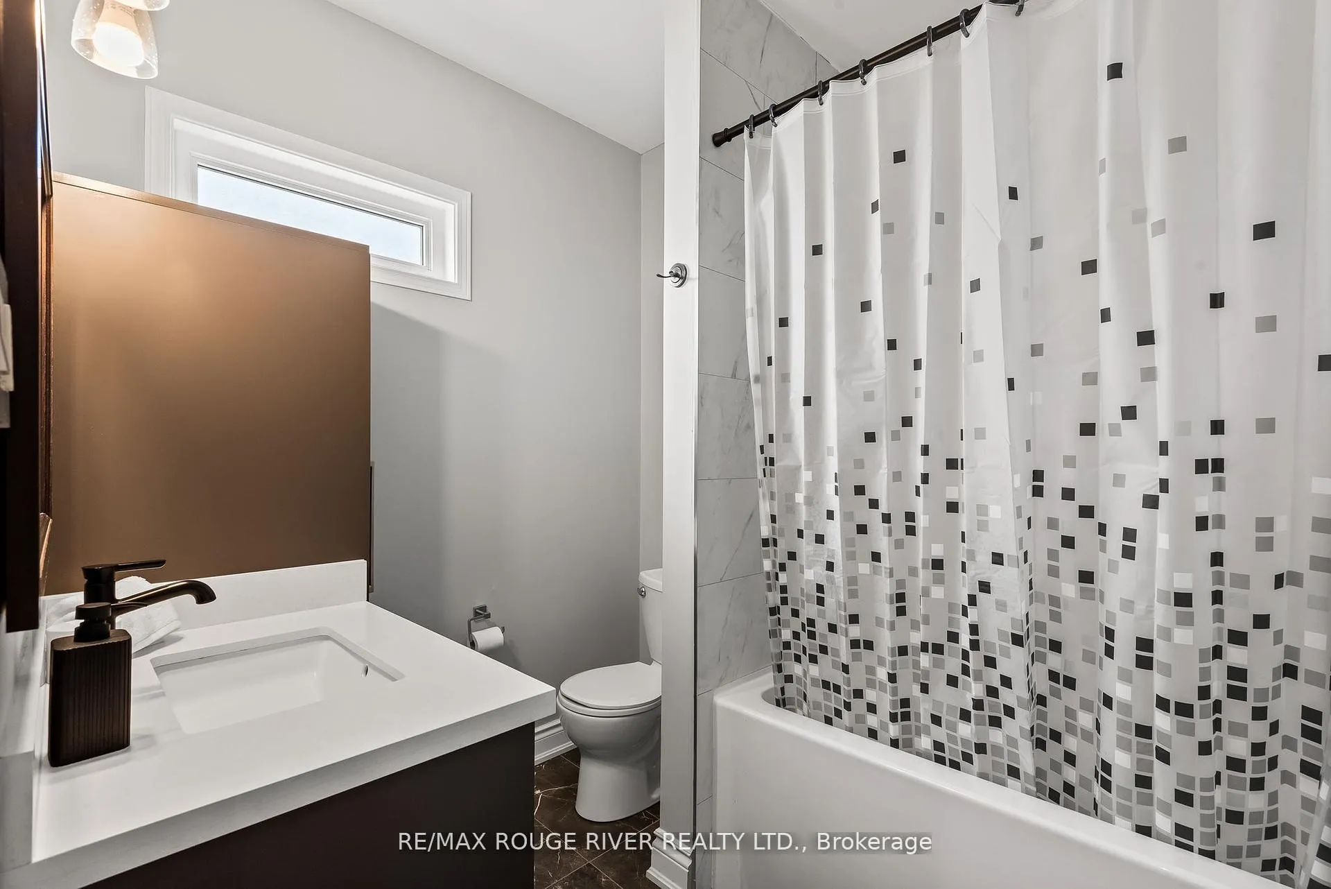 Photo 20 of 61 Liberty Street S, Clarington, Bowmanville — HOMEH
