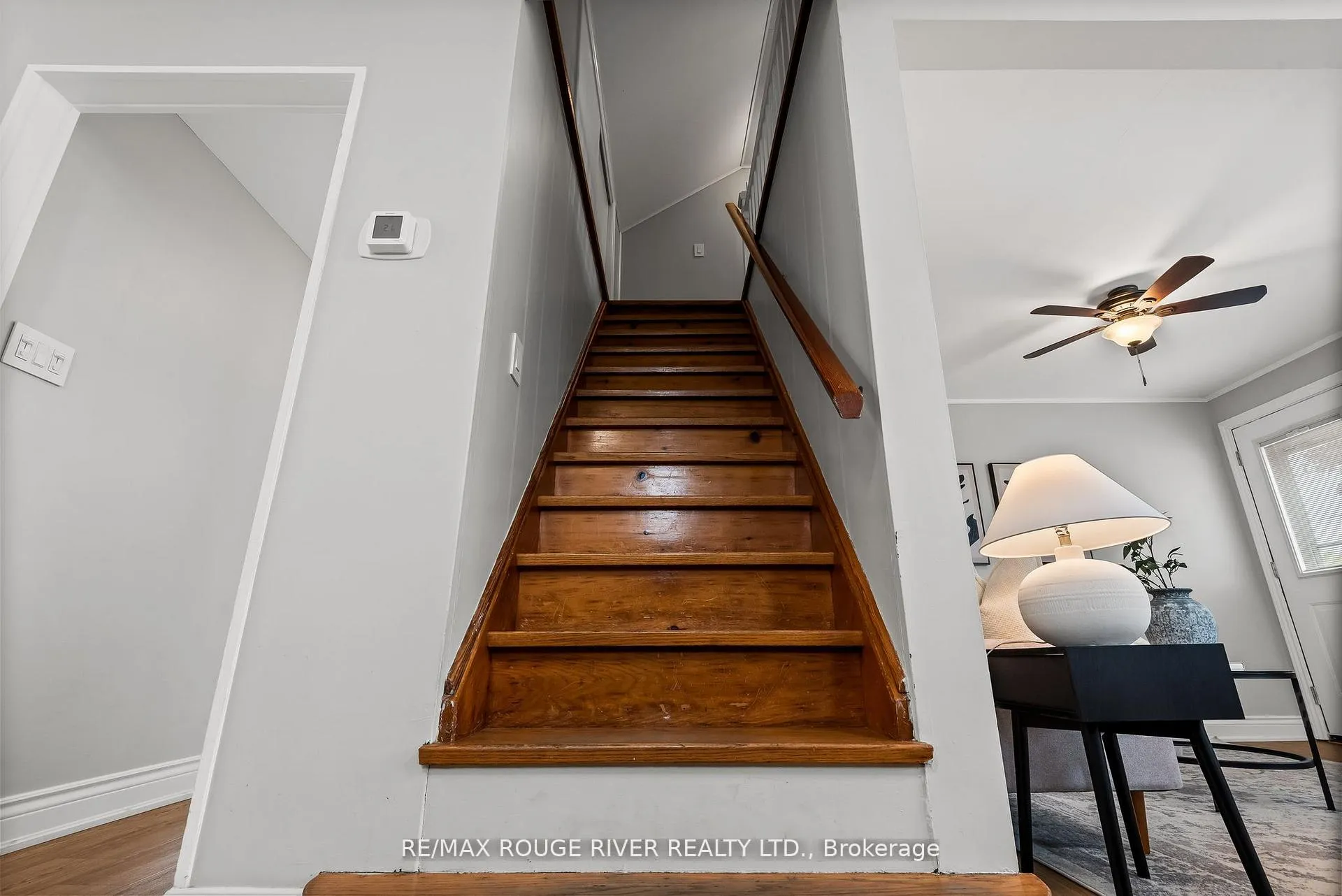 Photo 22 of 61 Liberty Street S, Clarington, Bowmanville — HOMEH