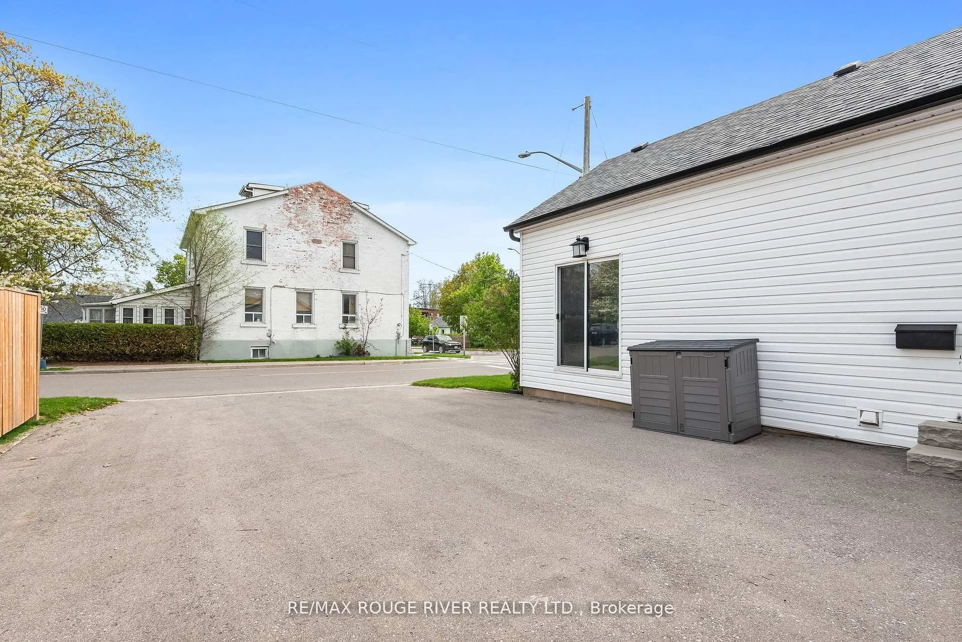 Photo 29 of 61 Liberty Street S, Clarington, Bowmanville — HOMEH