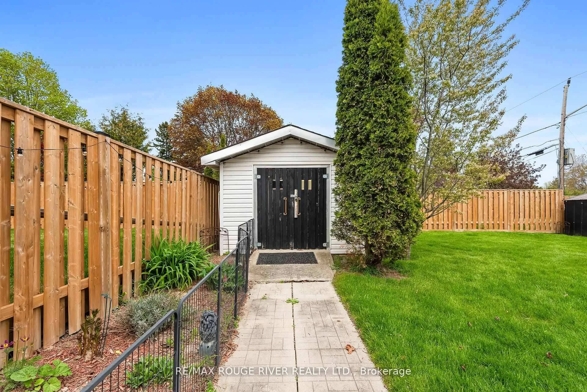 Photo 35 of 61 Liberty Street S, Clarington, Bowmanville — HOMEH