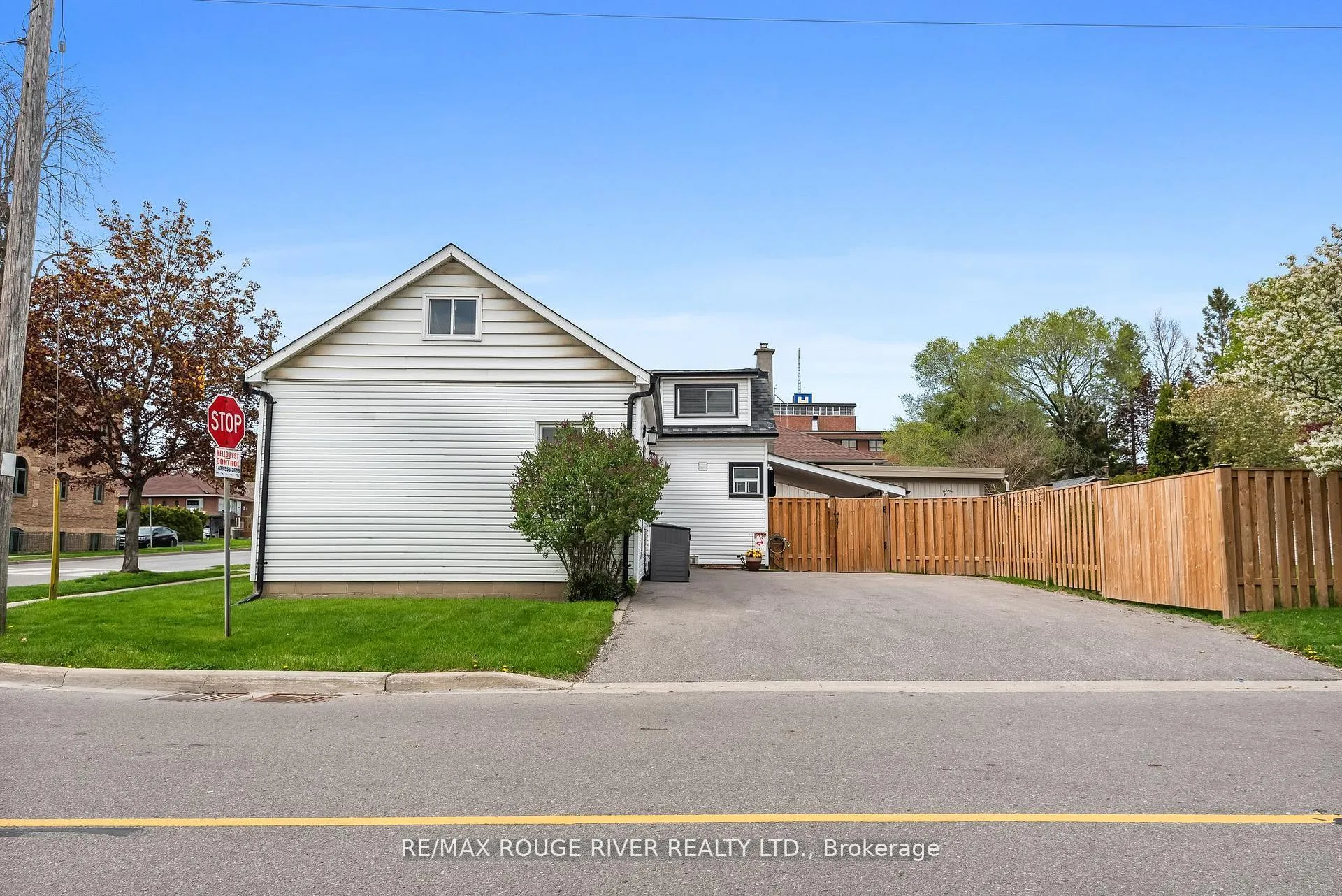 Photo 41 of 61 Liberty Street S, Clarington, Bowmanville — HOMEH