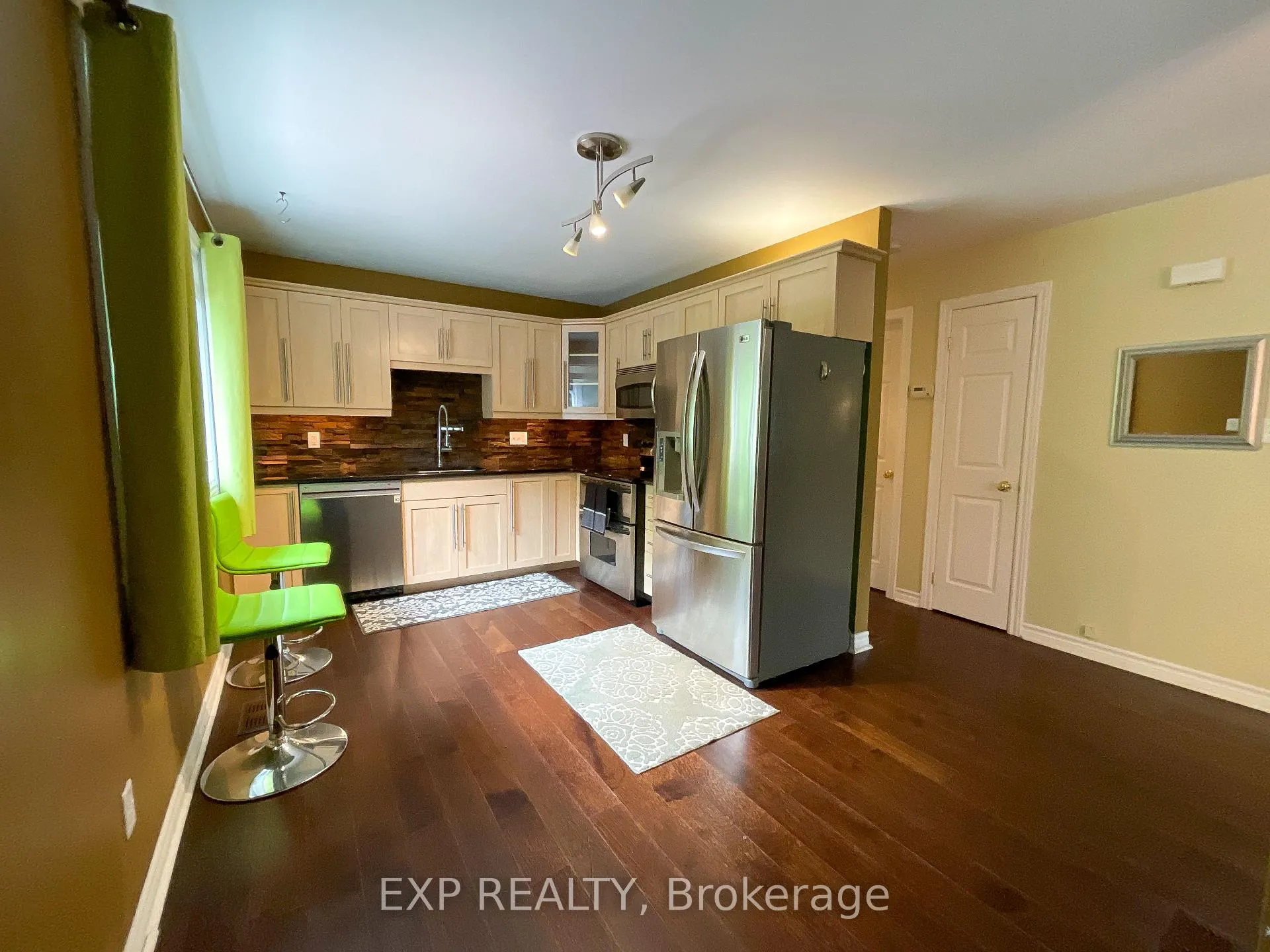 Photo 6 of 82 Ivy Avenue, Renfrew — HOMEH