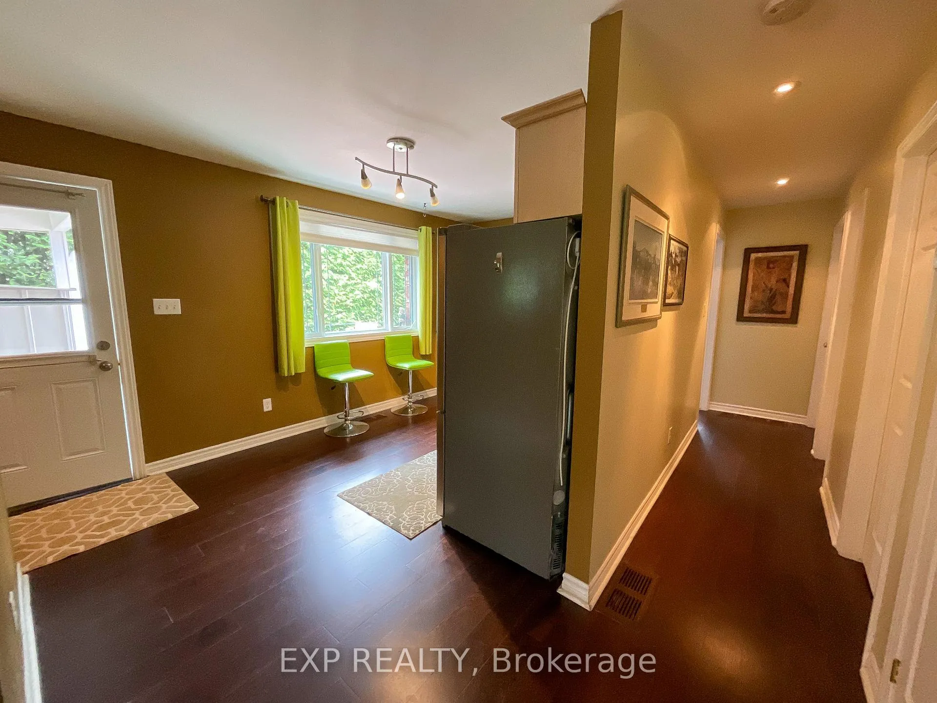 Photo 9 of 82 Ivy Avenue, Renfrew — HOMEH