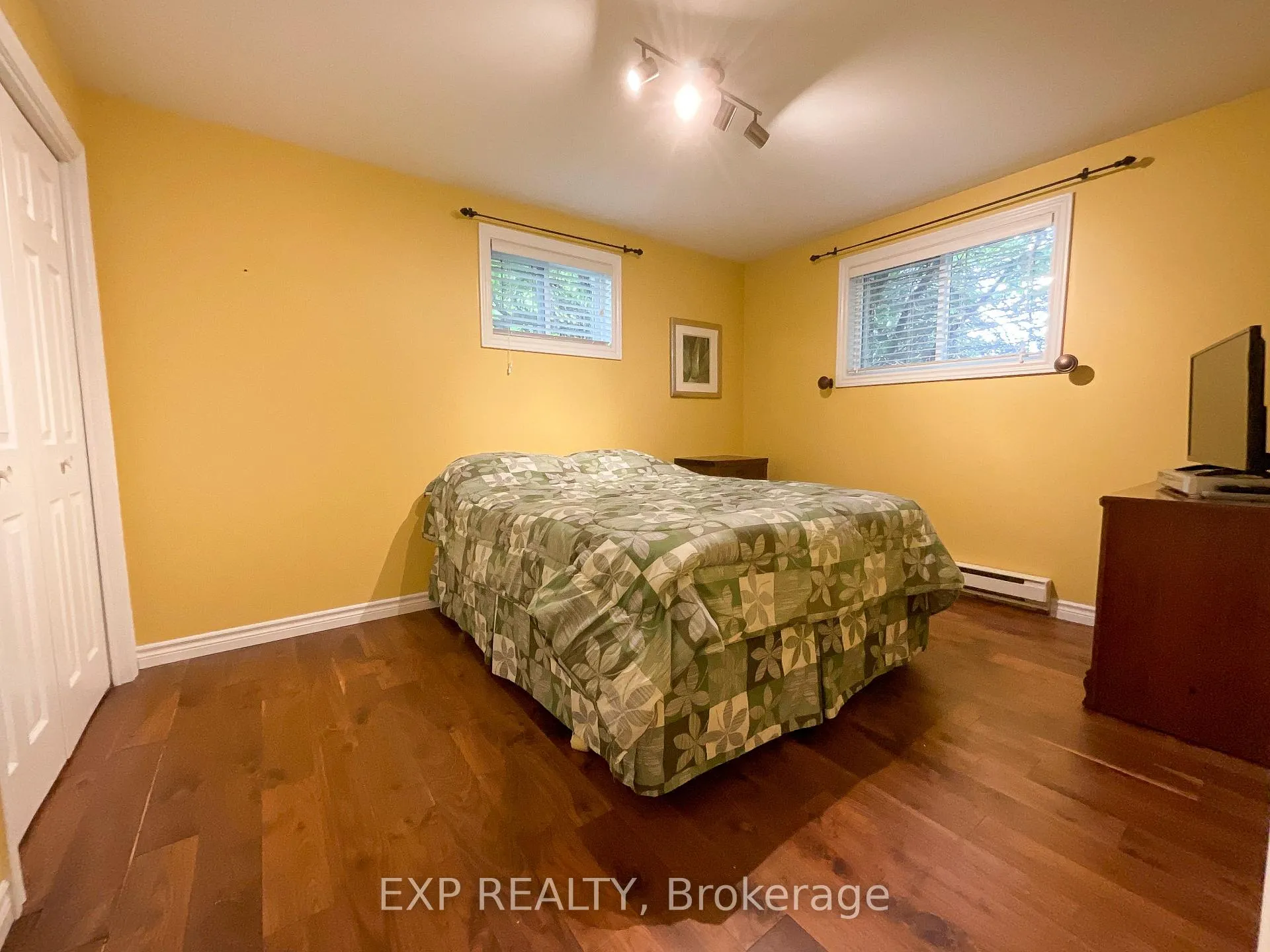 Photo 10 of 82 Ivy Avenue, Renfrew — HOMEH