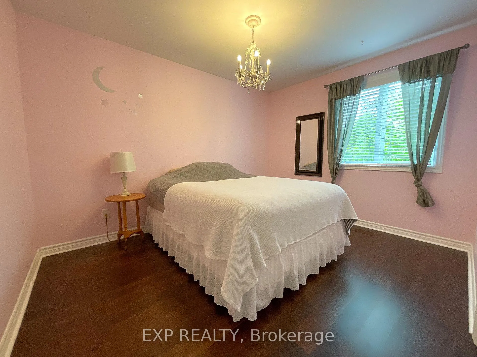 Photo 13 of 82 Ivy Avenue, Renfrew — HOMEH