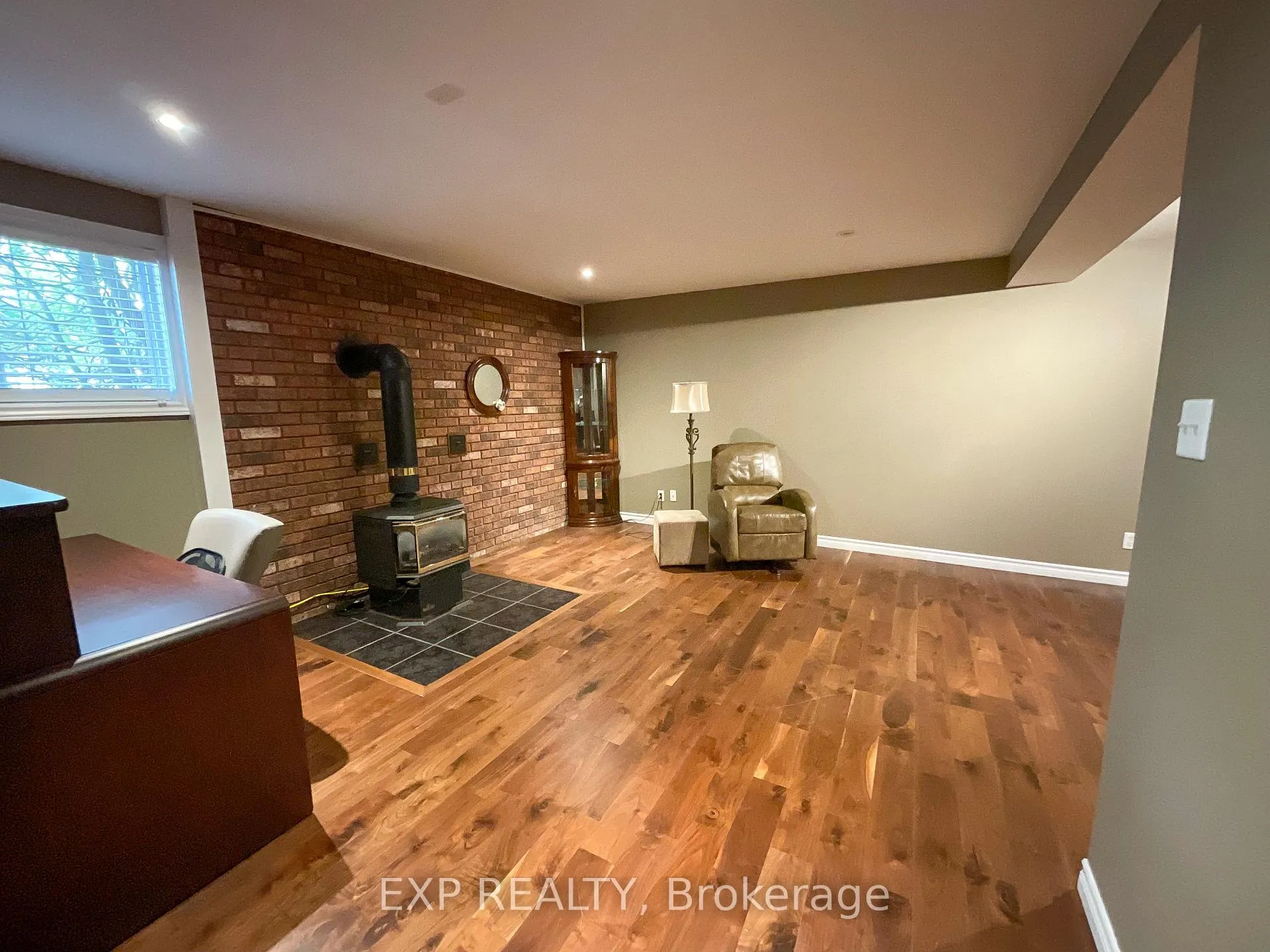 Photo 15 of 82 Ivy Avenue, Renfrew — HOMEH