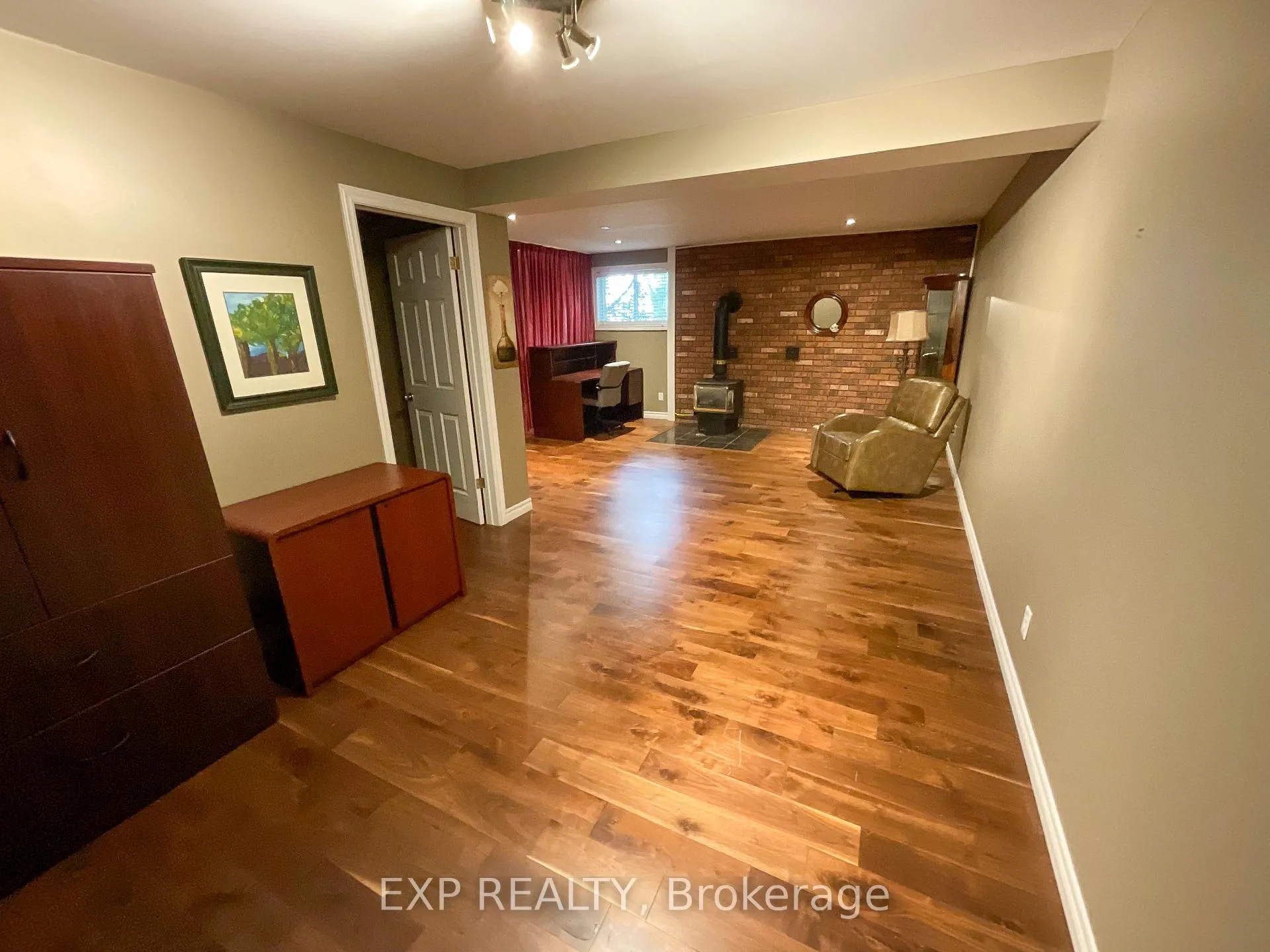 Photo 17 of 82 Ivy Avenue, Renfrew — HOMEH