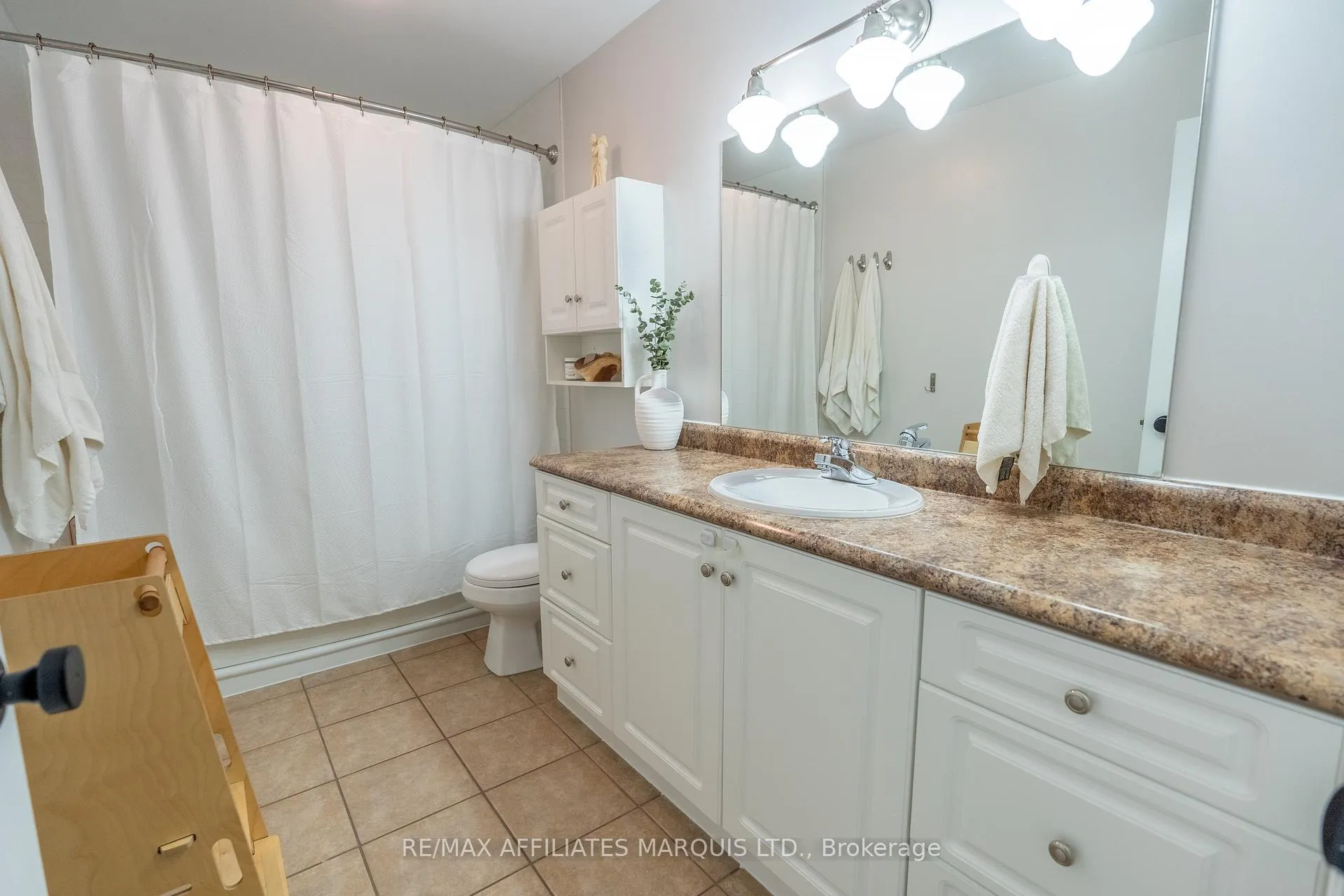 Photo 15 of 1161 Kirkman Court, Cornwall — HOMEH