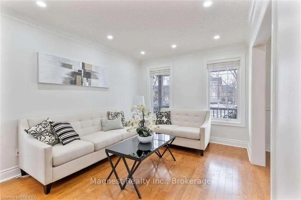 Photo 5 of 2322 Grand Oak Trail, Oakville, Westmount — HOMEH