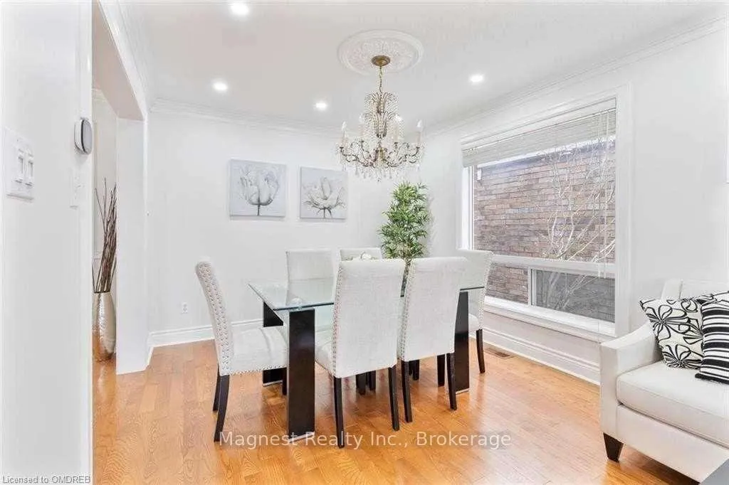 Photo 6 of 2322 Grand Oak Trail, Oakville, Westmount — HOMEH