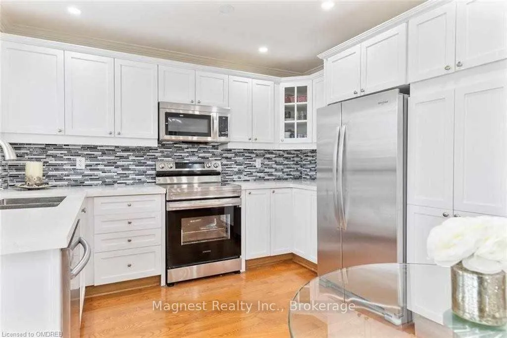 Photo 13 of 2322 Grand Oak Trail, Oakville, Westmount — HOMEH