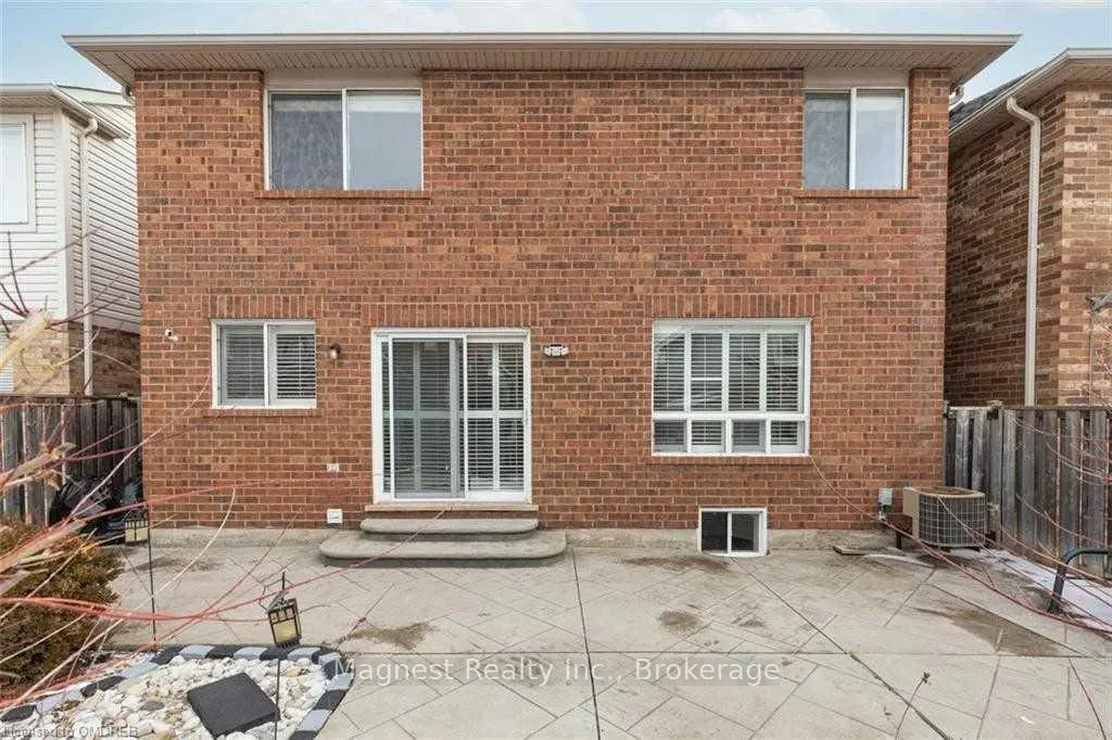 Photo 29 of 2322 Grand Oak Trail, Oakville, Westmount — HOMEH