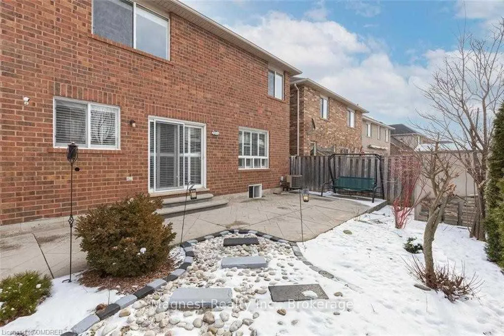 Photo 30 of 2322 Grand Oak Trail, Oakville, Westmount — HOMEH