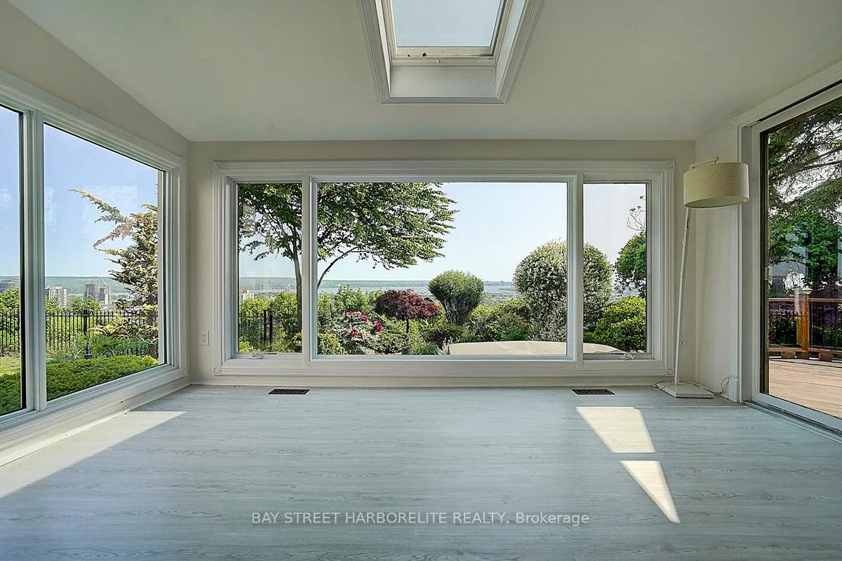 Photo 15 of 37 Mountain Park Avenue, Hamilton, Inch Park — HOMEH