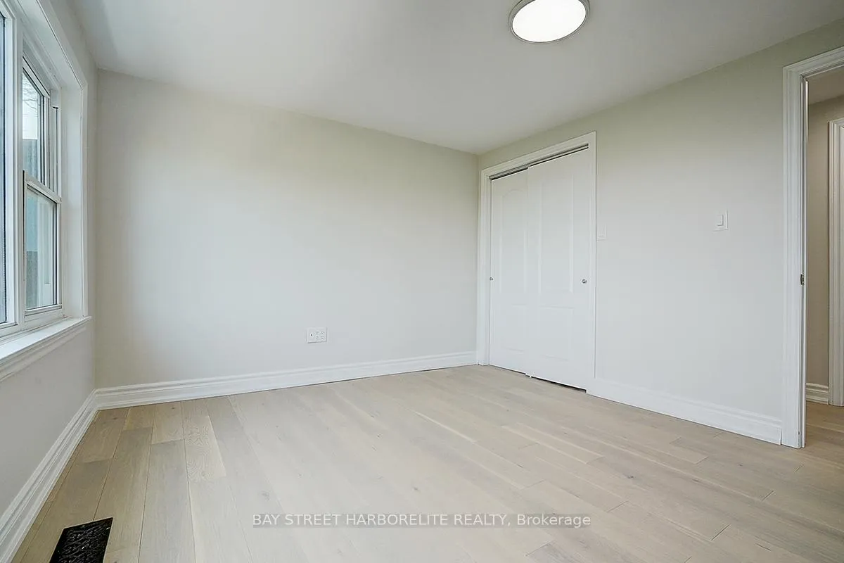 Photo 21 of 37 Mountain Park Avenue, Hamilton, Inch Park — HOMEH