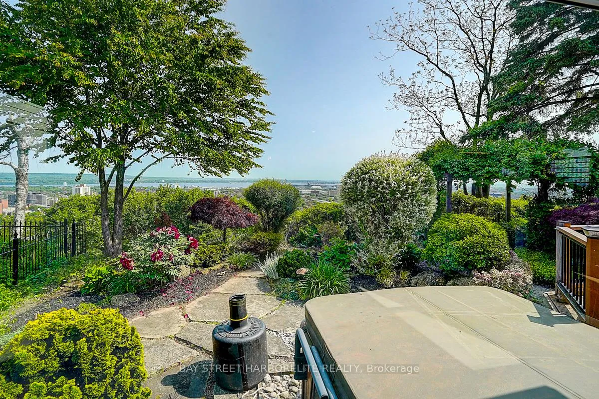 Photo 34 of 37 Mountain Park Avenue, Hamilton, Inch Park — HOMEH