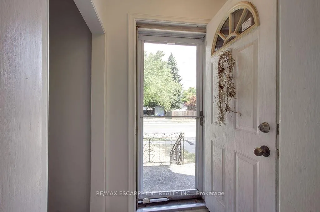 Photo 4 of 402 Crockett Street, Hamilton, Raleigh — HOMEH