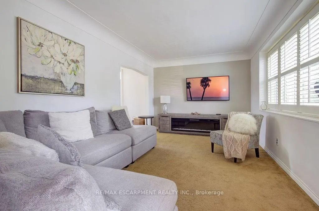 Photo 5 of 402 Crockett Street, Hamilton, Raleigh — HOMEH